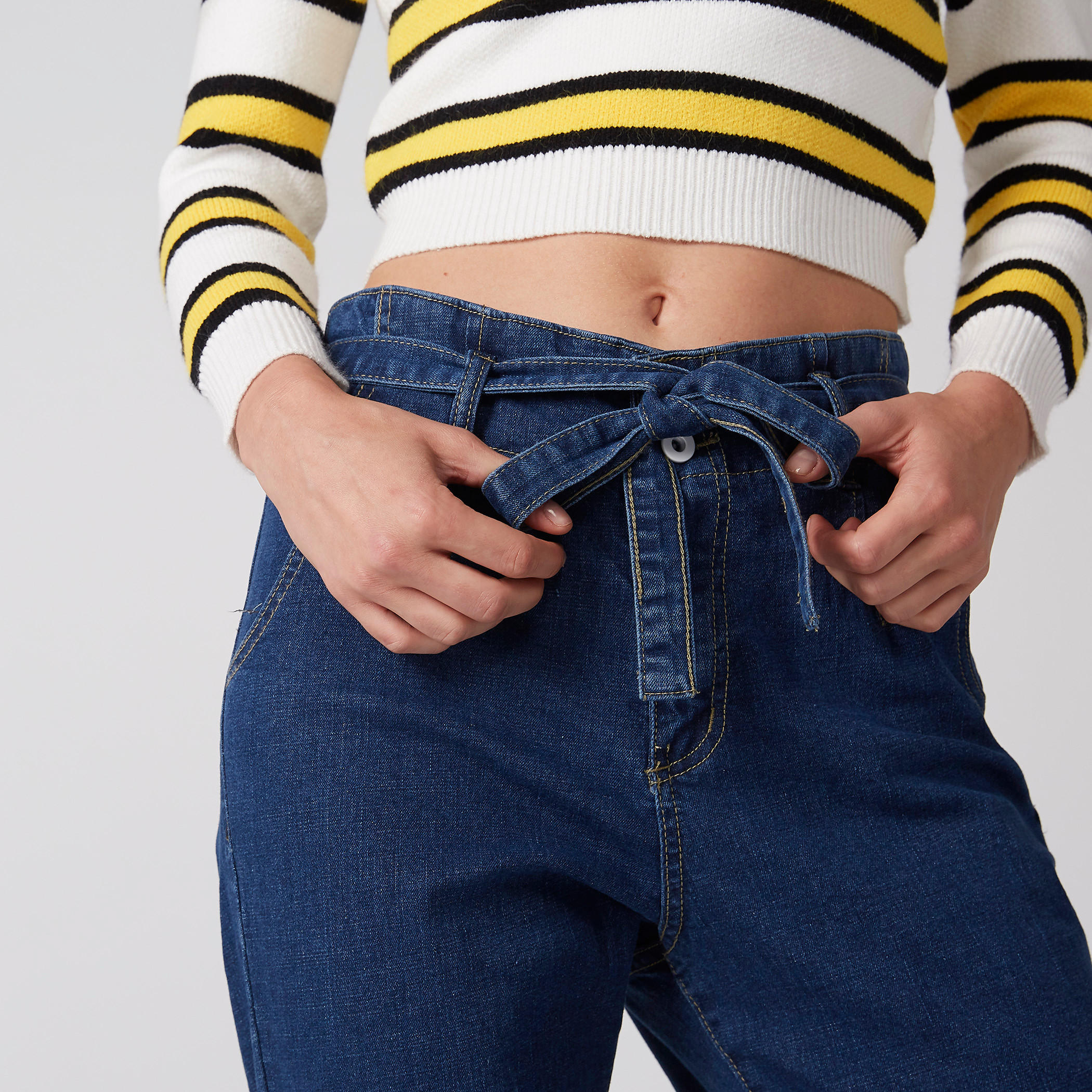 بنطال جينز طويل برباط وجيوب-women-clothing-bottoms-jeans-image-5