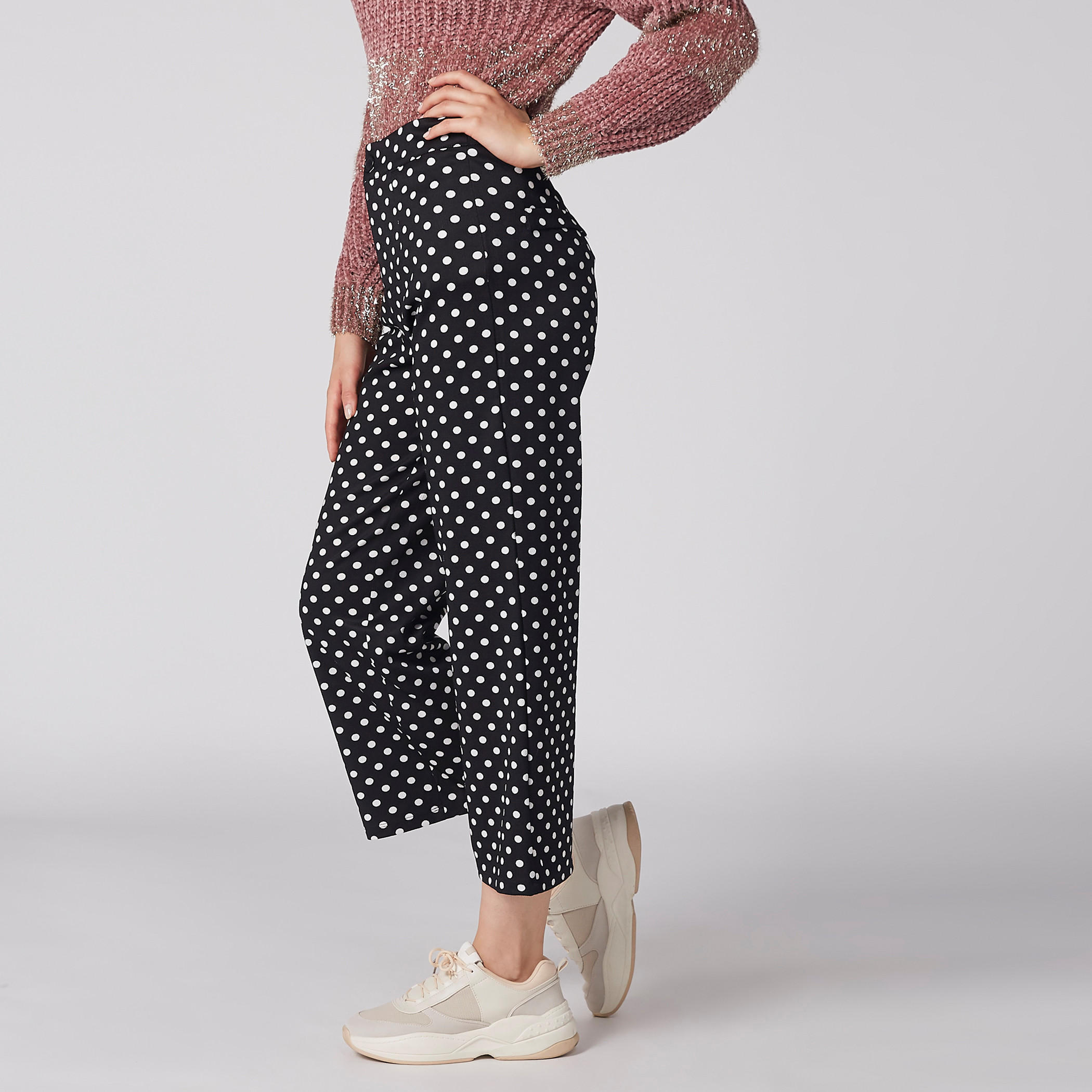 بنطال واسع الساقين بزر إغلاق وطبعات منقّطة-women-clothing-bottoms-trousers-image-2