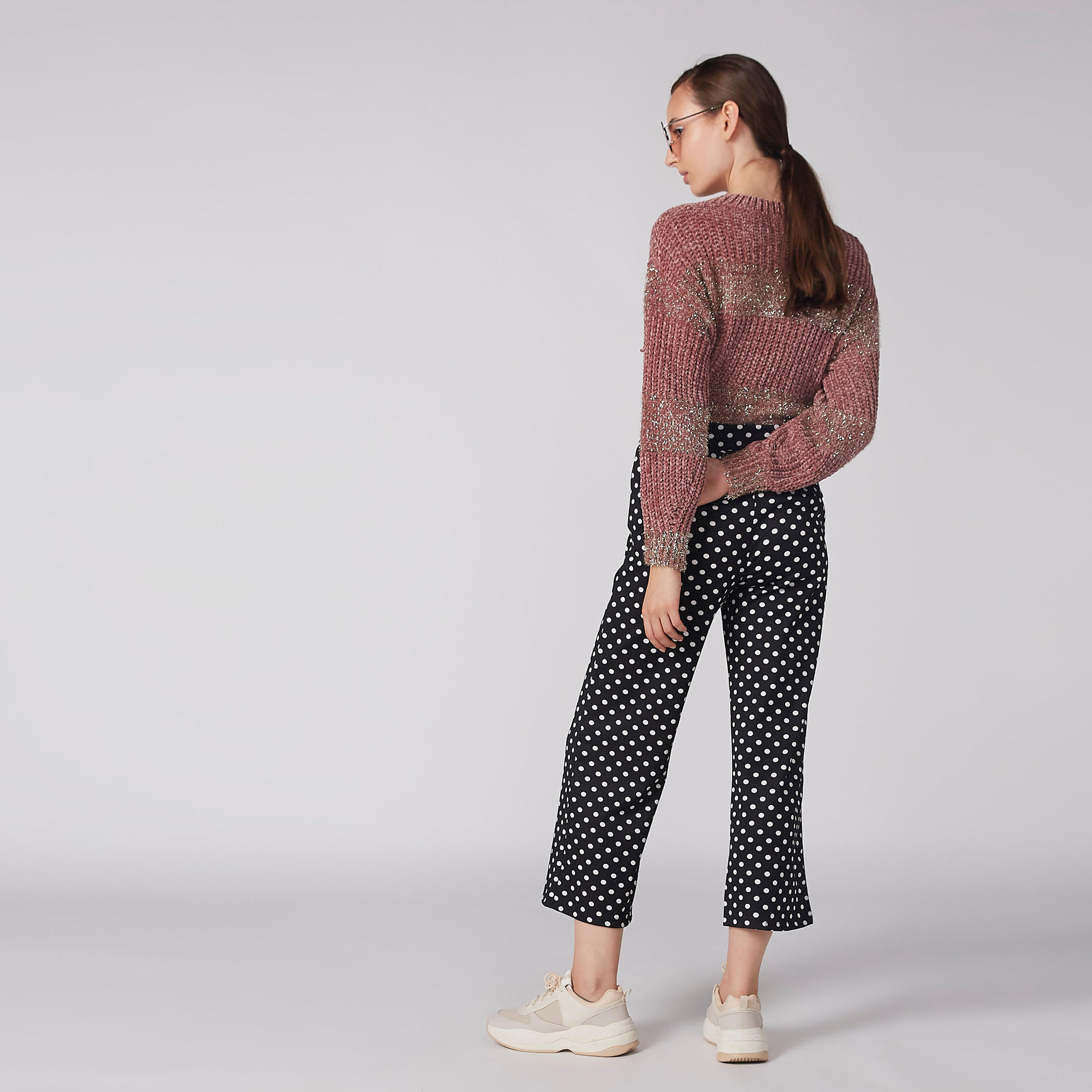 بنطال واسع الساقين بزر إغلاق وطبعات منقّطة-women-clothing-bottoms-trousers-image-1