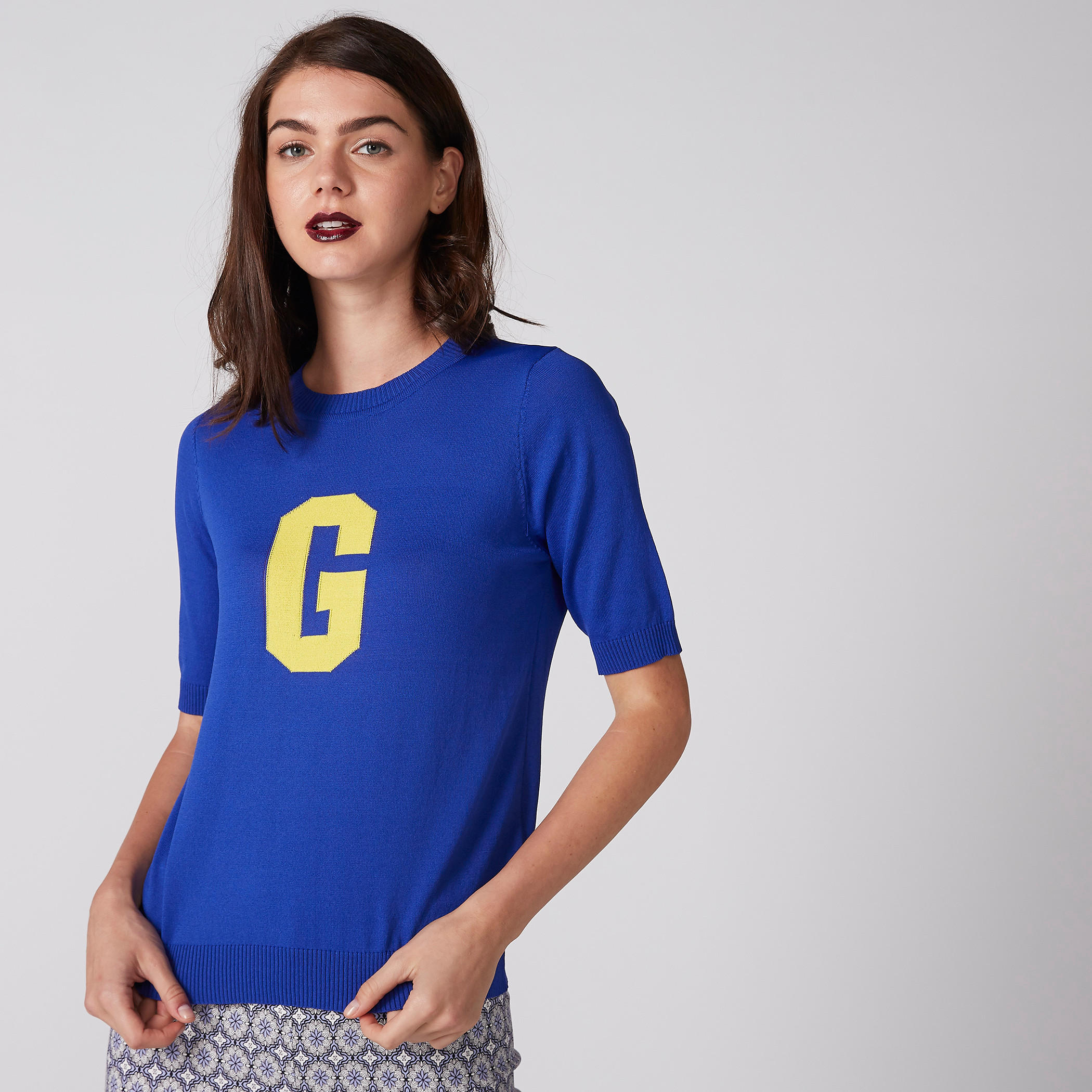 بلوزة بنقش مطبوع بأكمام قصيرة وياقة دائرية-women-clothing-tshirts-image-1
