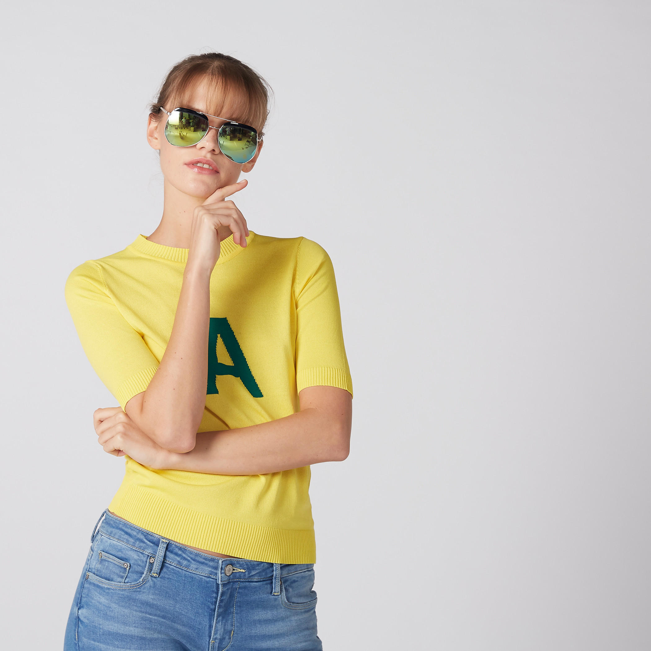 بلوزة بطبعات وياقة مستديرة وأكمام قصيرة-women-clothing-tshirts-image-1