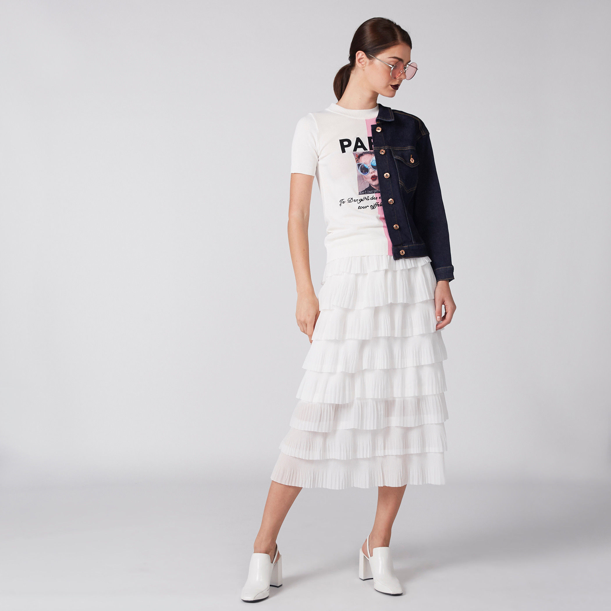 تيشيرت بنقش مطبوع مع ياقة دائرية وأكمام قصيرة-women-clothing-tshirts-image-1