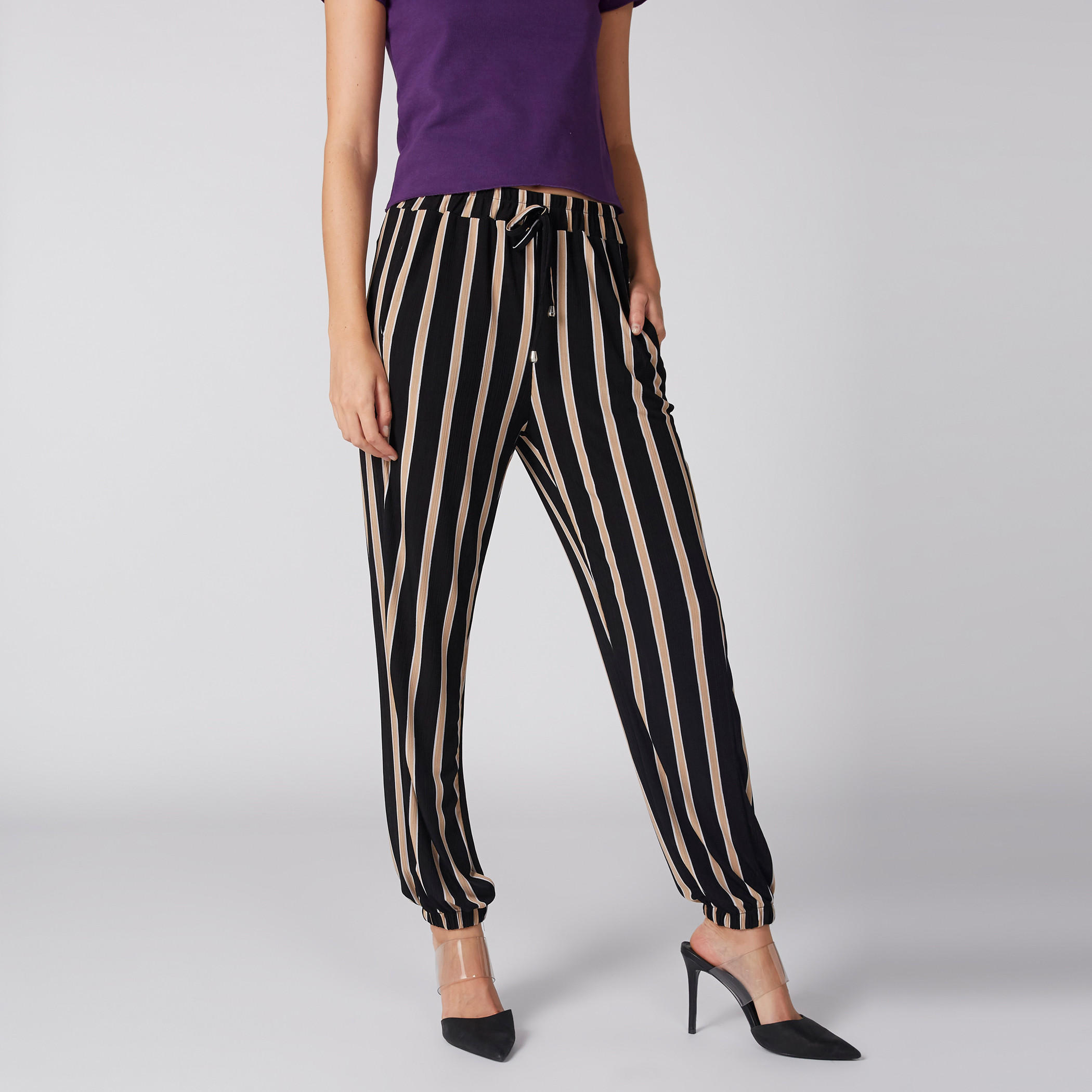 بنطال مقلم بخصر مطّاطي وجيوب-women-clothing-bottoms-trousers-image-6