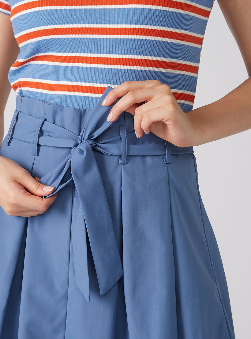 فستان مقلم متوسط الطول بياقة مستديرة وأربطة-women-clothing-dresses-image-1