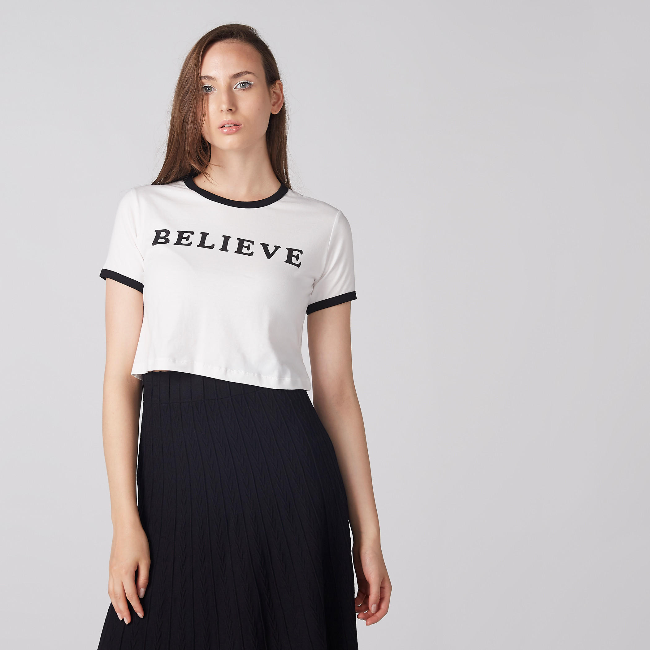 بلوزة بياقة مستديرة وأكمام قصيرة وطبعات-women-clothing-tshirts-image-1