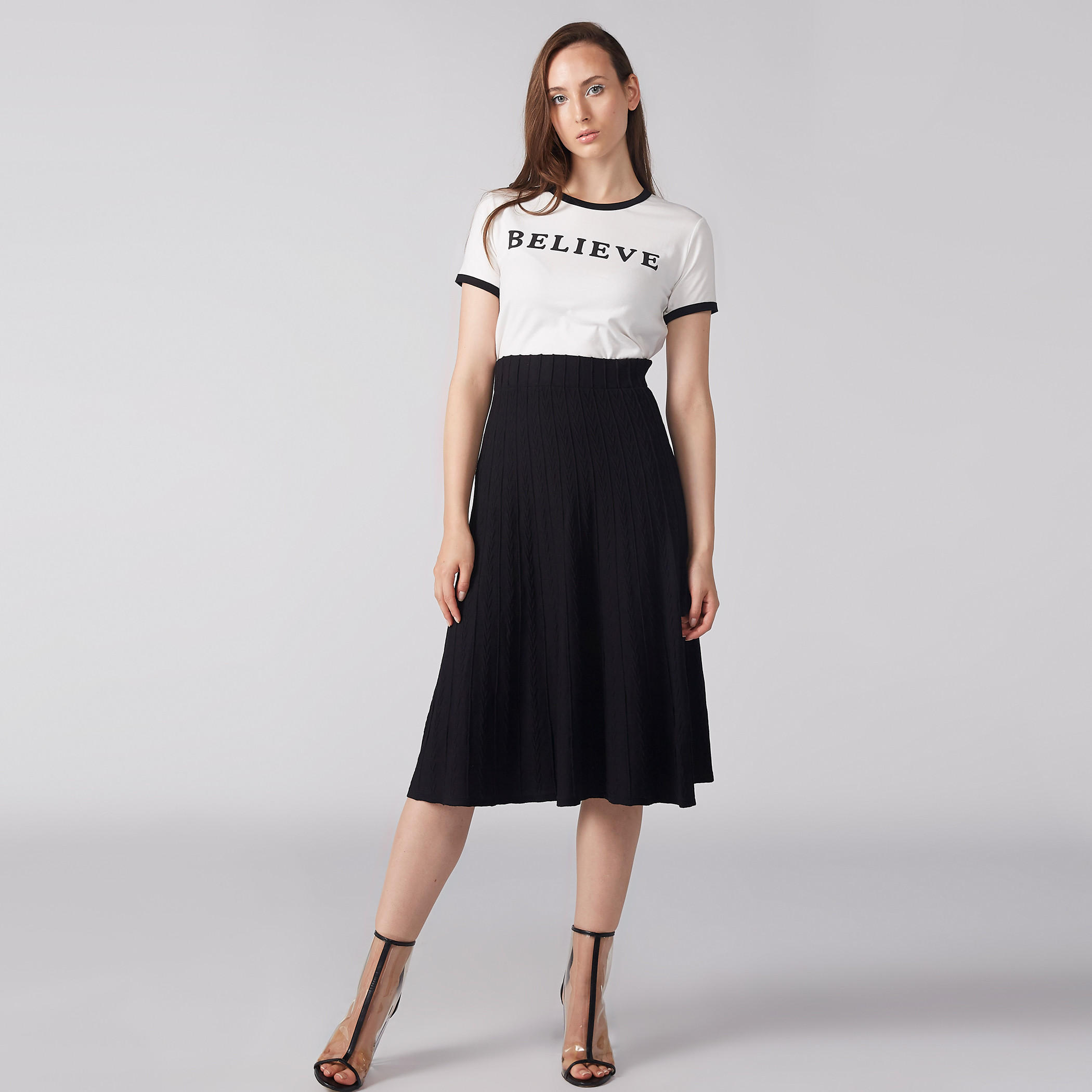 بلوزة بياقة مستديرة وأكمام قصيرة وطبعات-women-clothing-tshirts-image-3