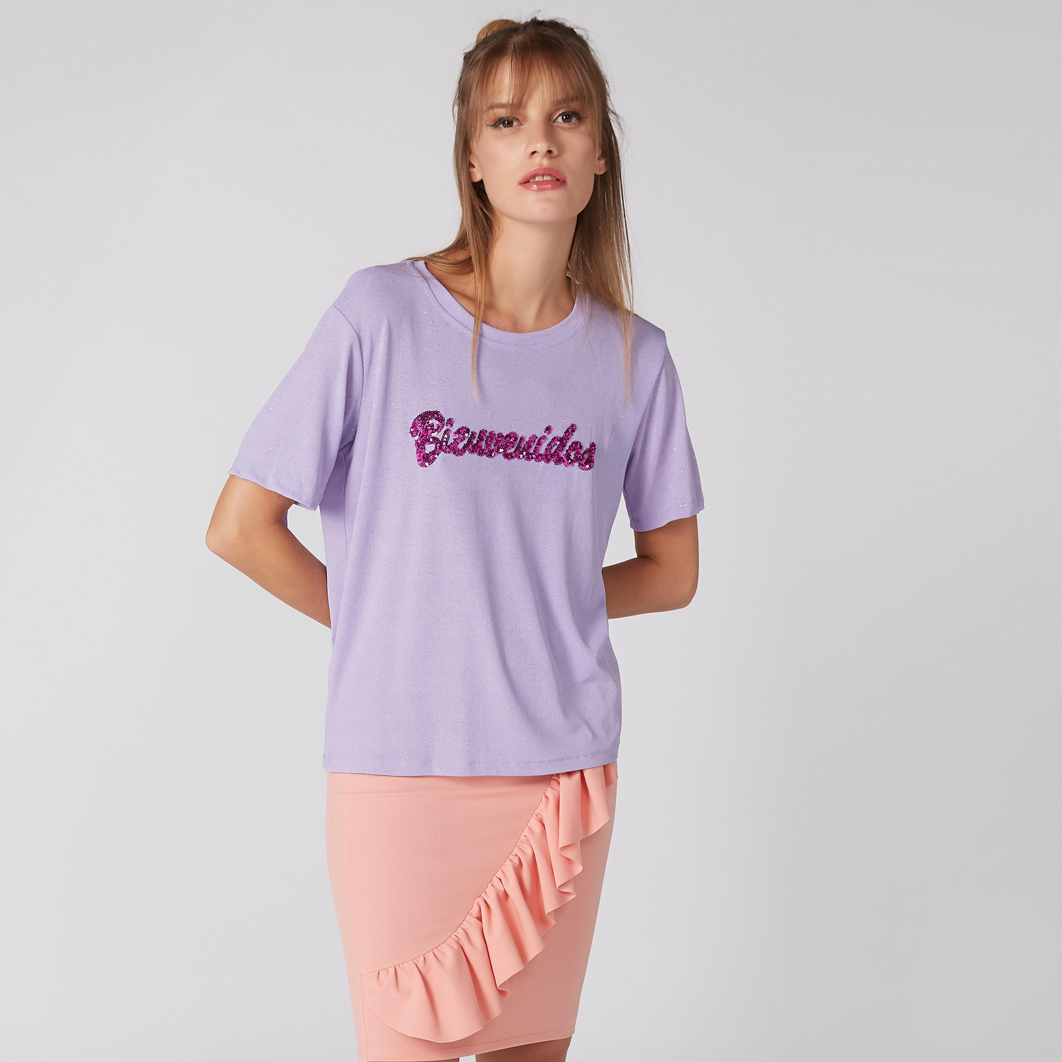 بلوزة بتفاصيل ترتر وياقة مستديرة وأكمام قصيرة-women-clothing-tshirts-image-1