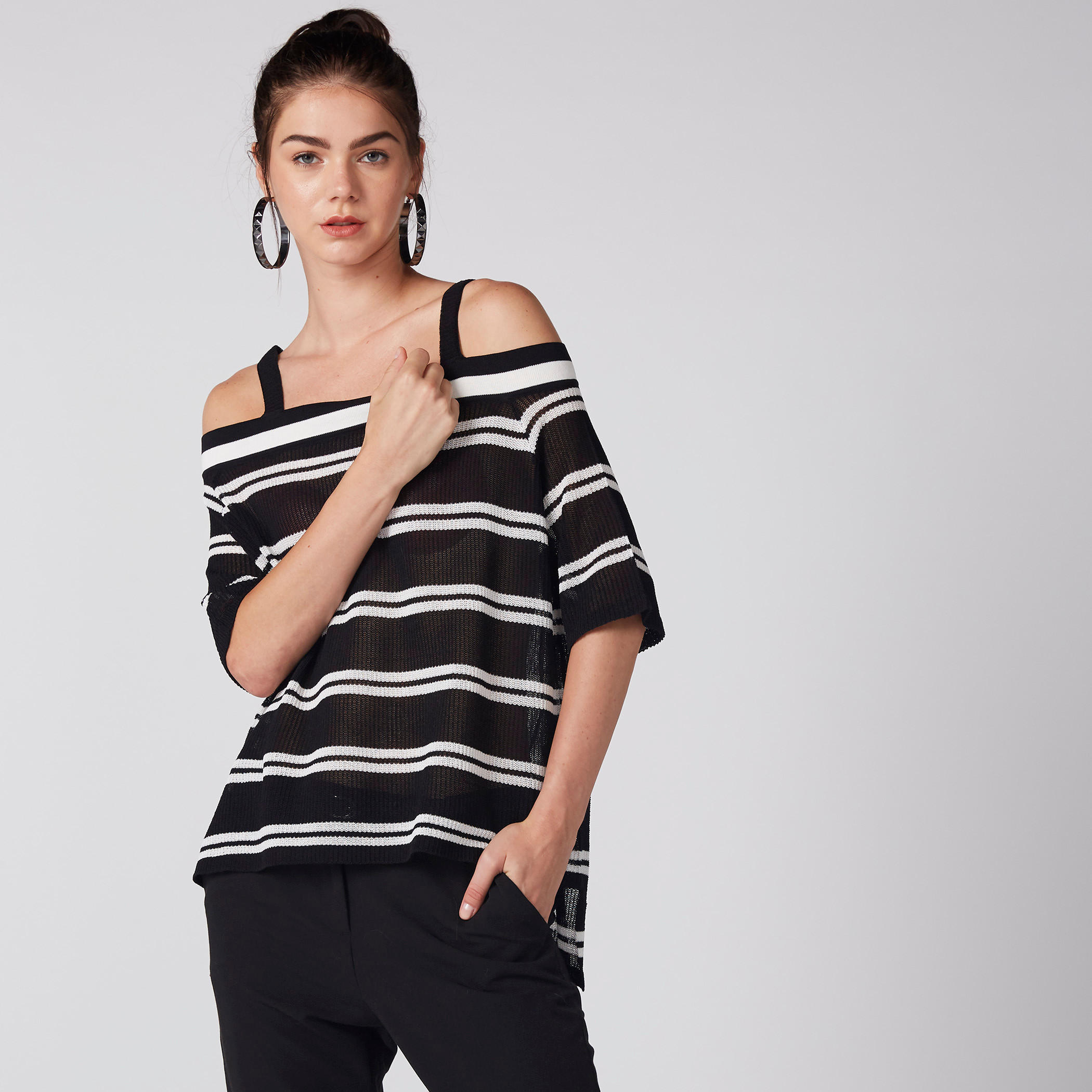 بلوزة مقلّمة بأكمام قصيرة-women-clothing-shirtsandblouses-blouses-image-2