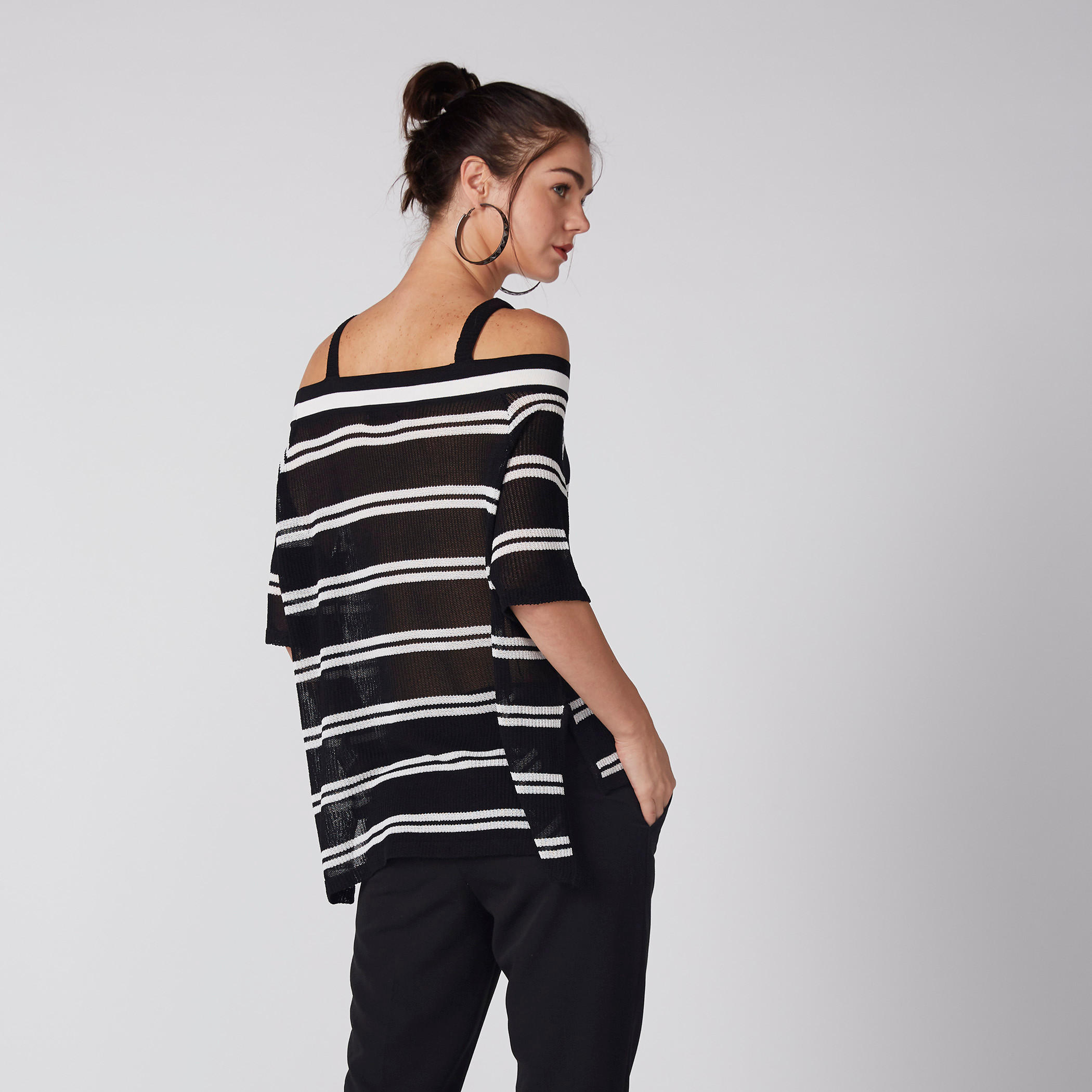 بلوزة مقلّمة بأكمام قصيرة-women-clothing-shirtsandblouses-blouses-image-4