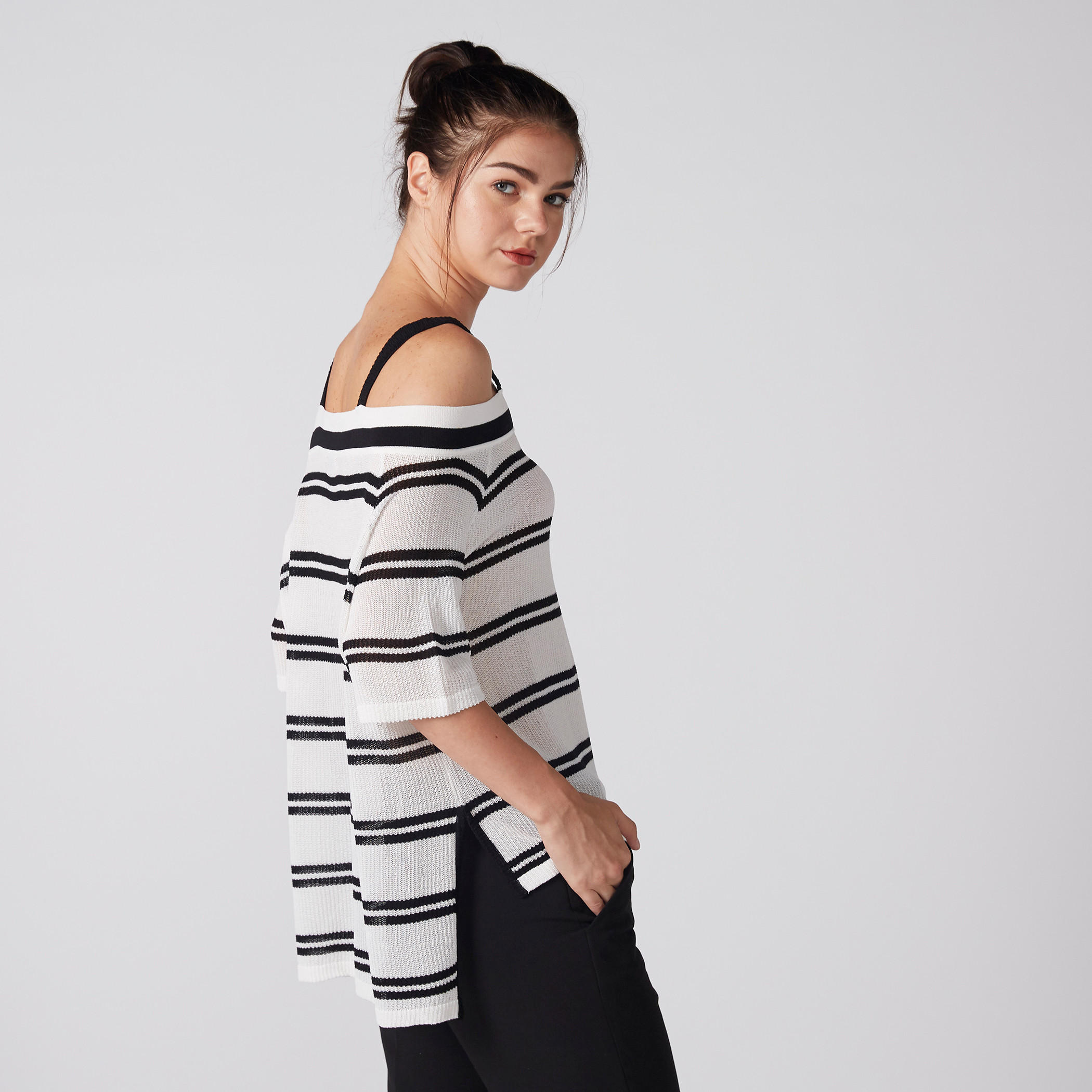 بلوزة مقلّمة بأكمام قصيرة-women-clothing-shirtsandblouses-blouses-image-5