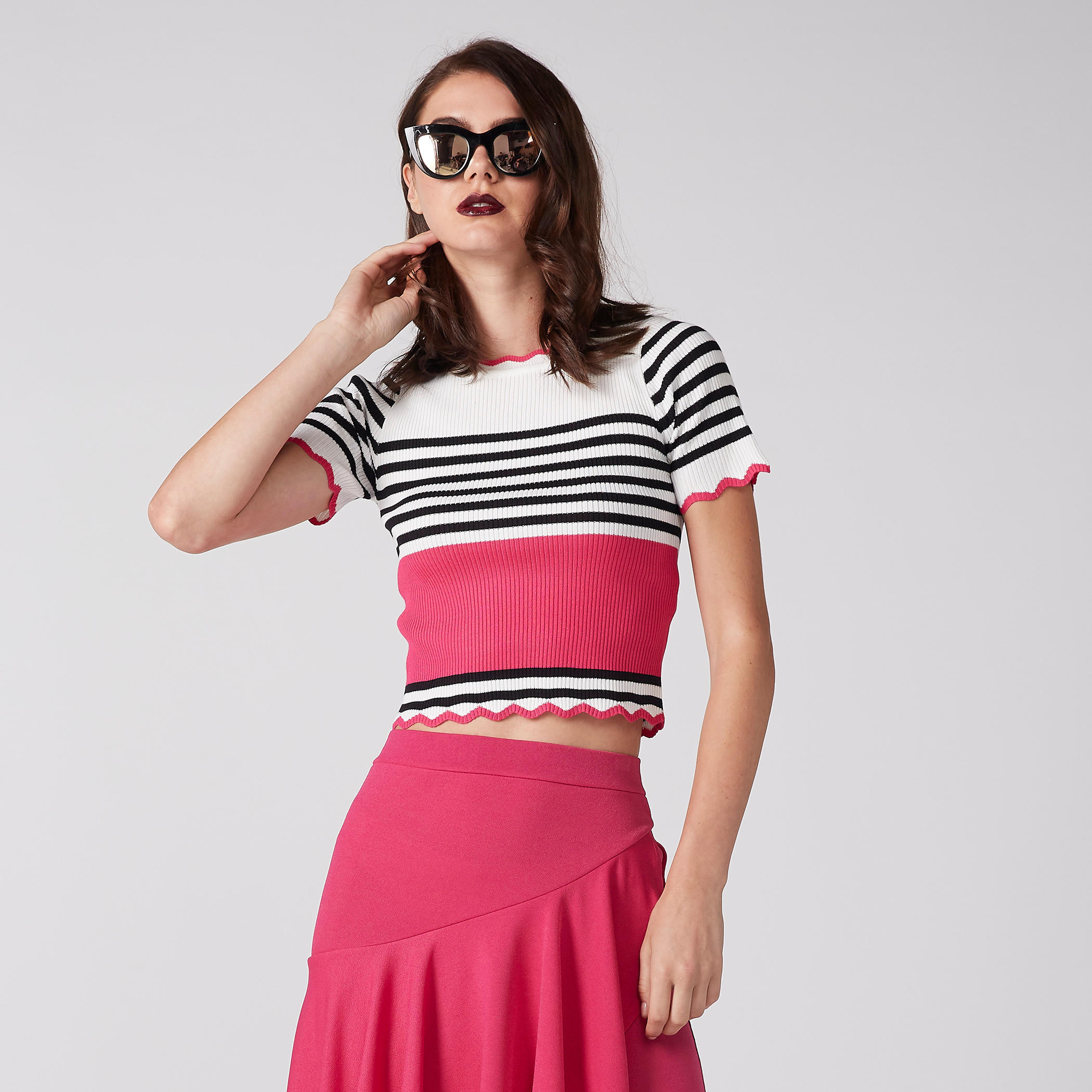 بلوزة مقلّمة بياقة مستديرة-women-clothing-shirtsandblouses-blouses-image-1