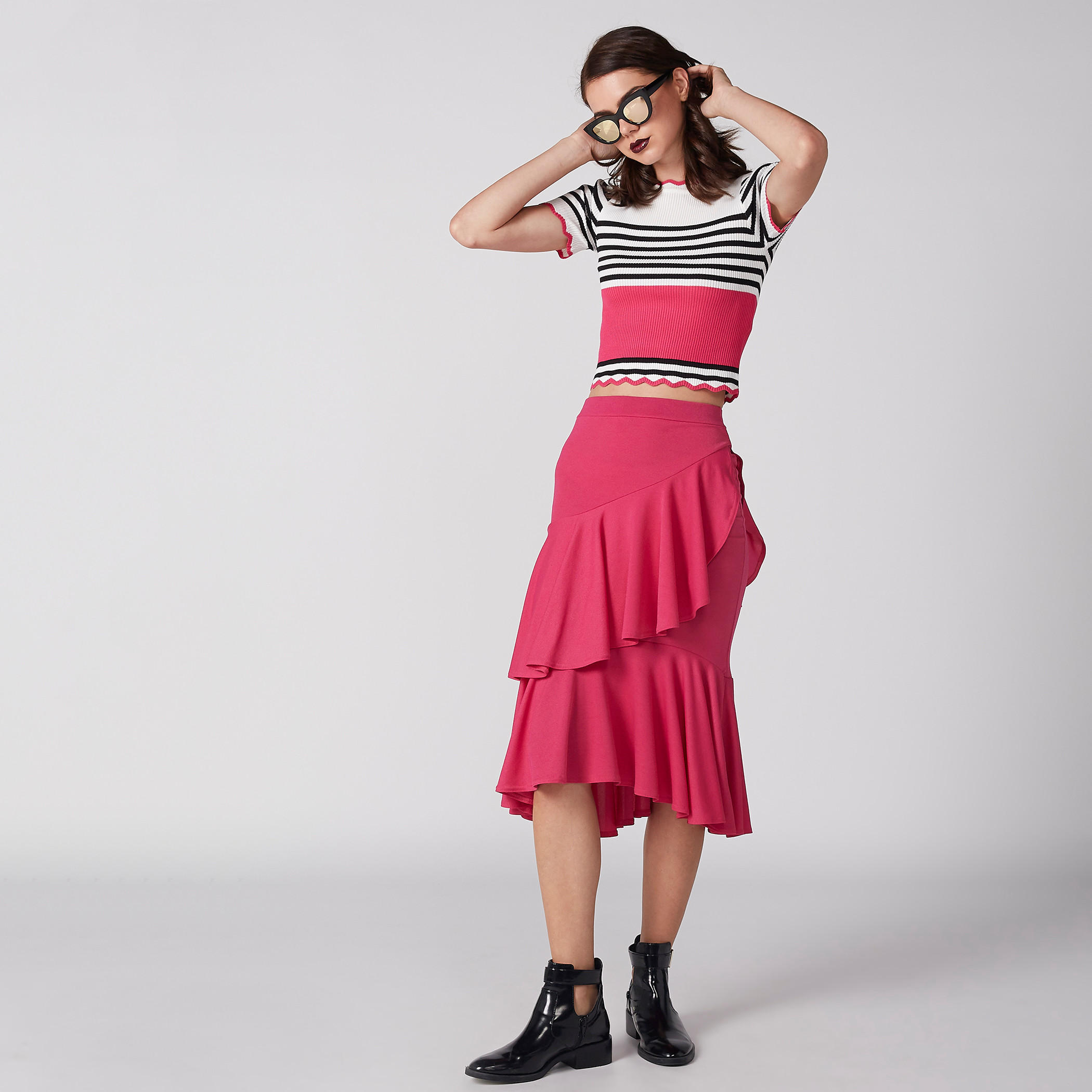 بلوزة مقلّمة بياقة مستديرة-women-clothing-shirtsandblouses-blouses-image-3