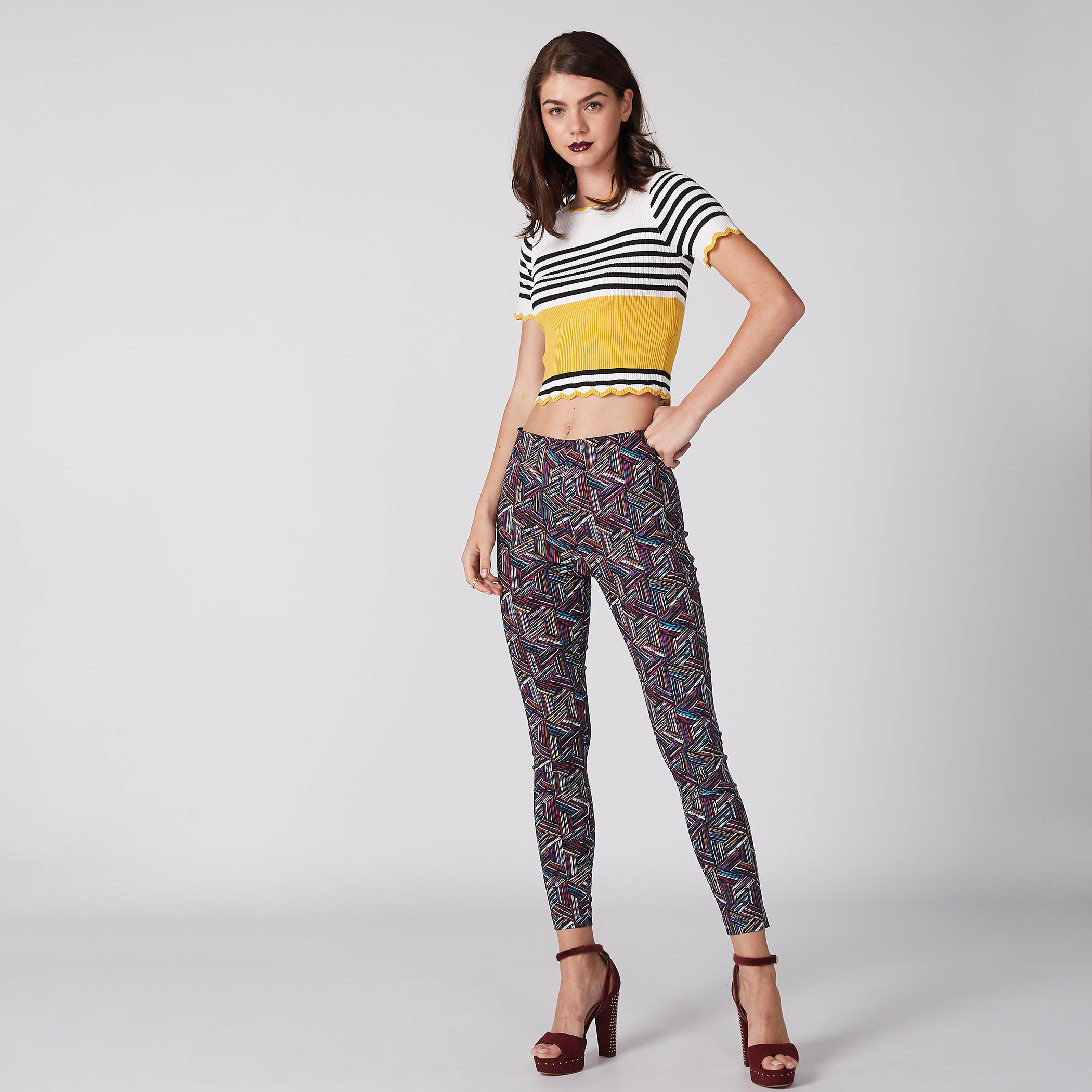 بلوزة مقلّمة بياقة مستديرة-women-clothing-shirtsandblouses-blouses-image-3