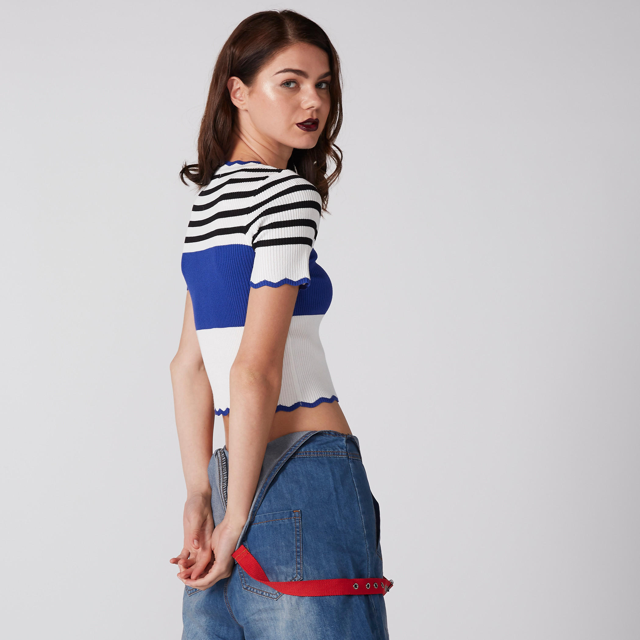 بلوزة قصيرة مقلّمة بياقة مستديرة-women-clothing-shirtsandblouses-blouses-image-3