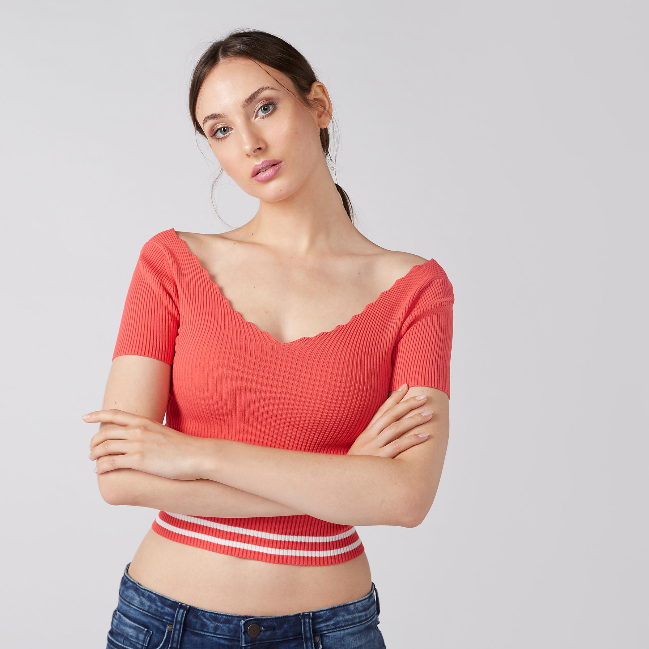 بلوزة قصيرة ومضلّعة بأكمام قصيرة-women-clothing-shirtsandblouses-blouses-image-1