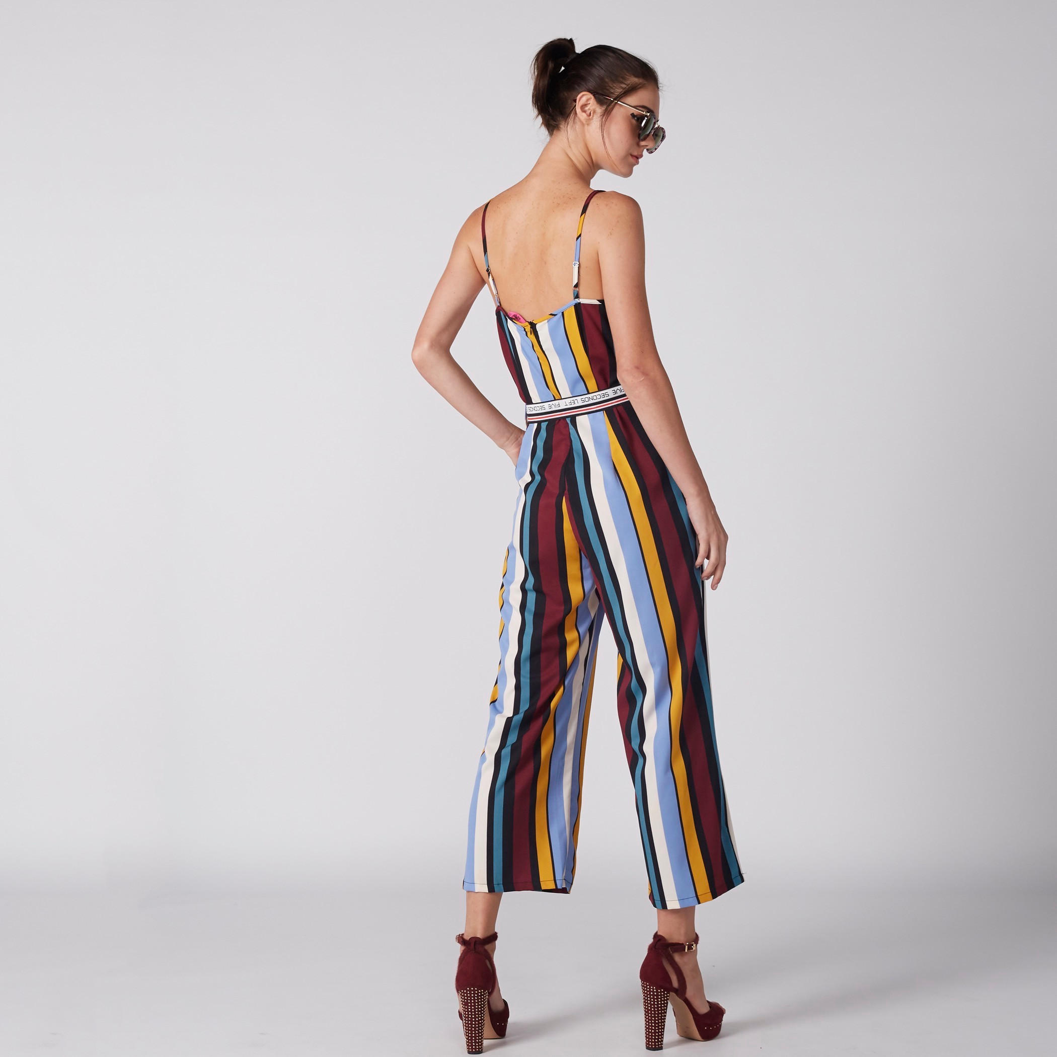 أفرول مقلّم دون أكمام بحزام وحمالات رفيعة-women-clothing-jumpsuits-image-3