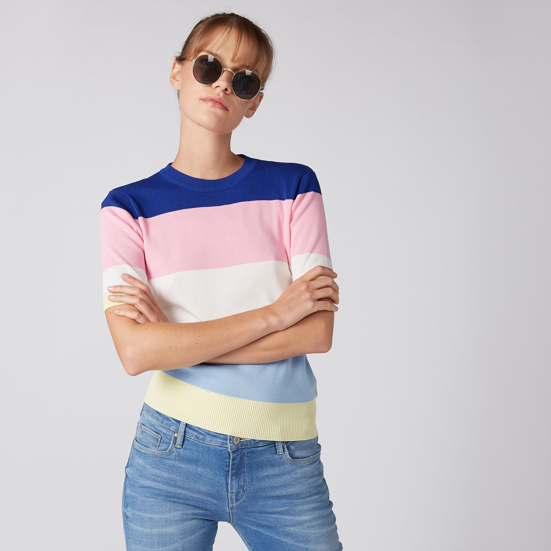 بلوزة بياقة مستديرة وأكمام قصيرة-women-clothing-tshirts-image-1