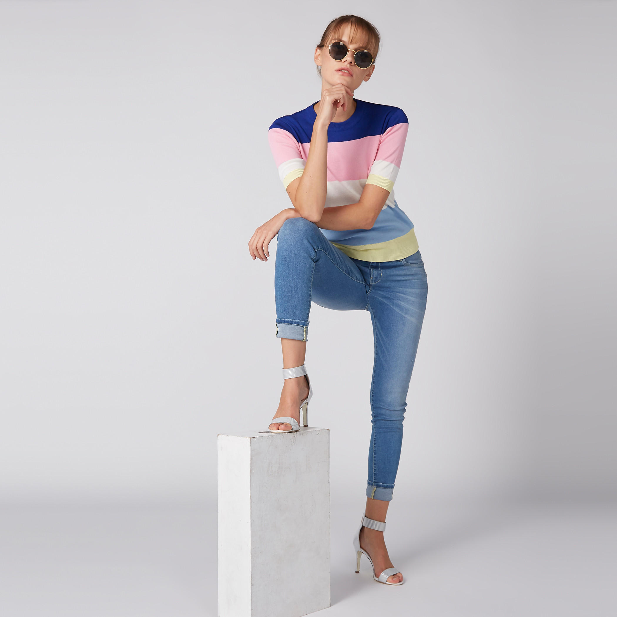 بلوزة بياقة مستديرة وأكمام قصيرة-women-clothing-tshirts-image-4