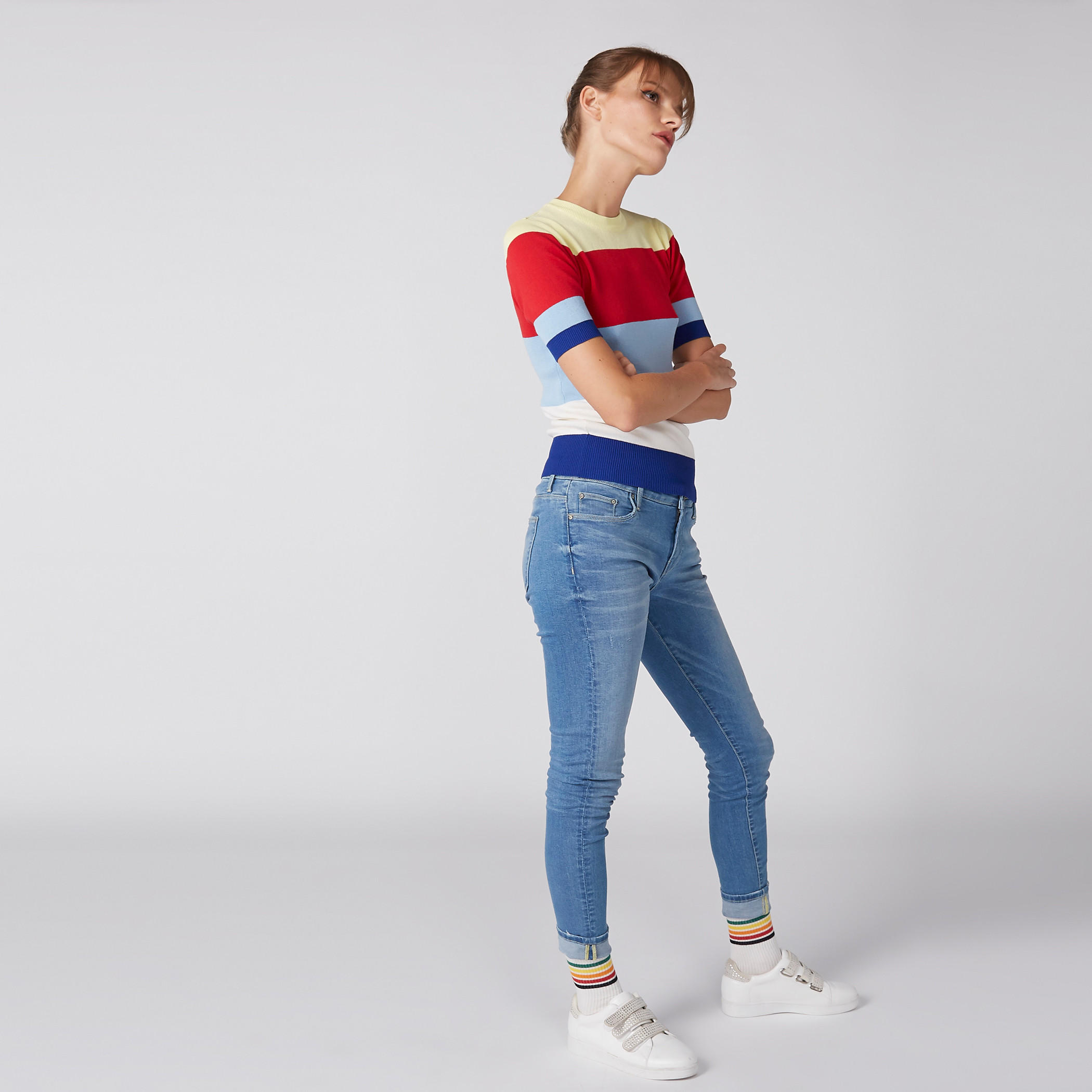بلوزة بياقة مستديرة وأكمام قصيرة-women-clothing-tshirts-image-3