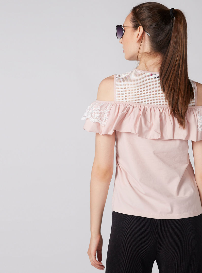 بلوزة مكشوفة الأكتاف بياقة مستديرة وتفاصيل كشكش ودانتيل-women-clothing-shirtsandblouses-blouses-image-3