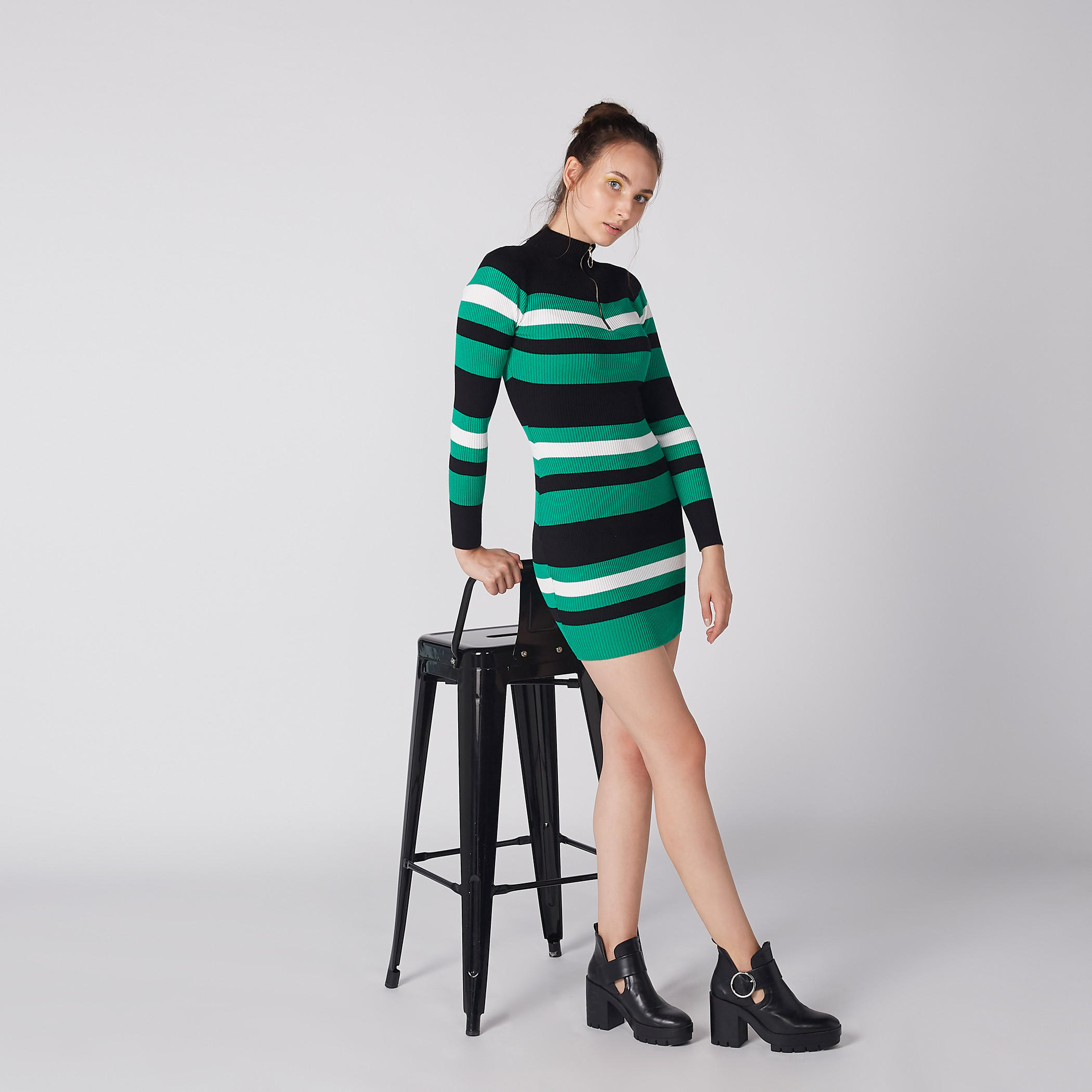 فستان قصير مقلم بقصّة ضيقة وأكمام طويلة-women-clothing-dresses-image-3
