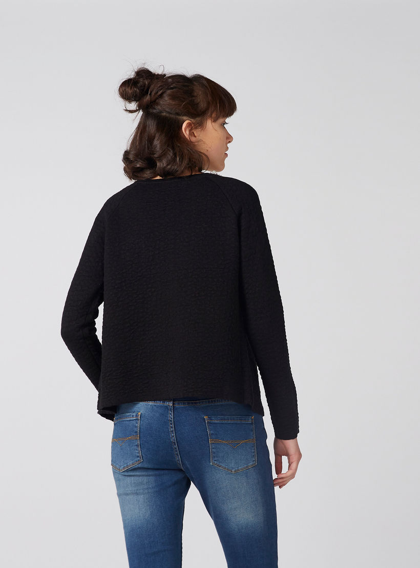 جاكيت بتفاصيل لؤلؤ وأكمام طويلة-women-winterwear-coatsandjackets-jackets-image-2