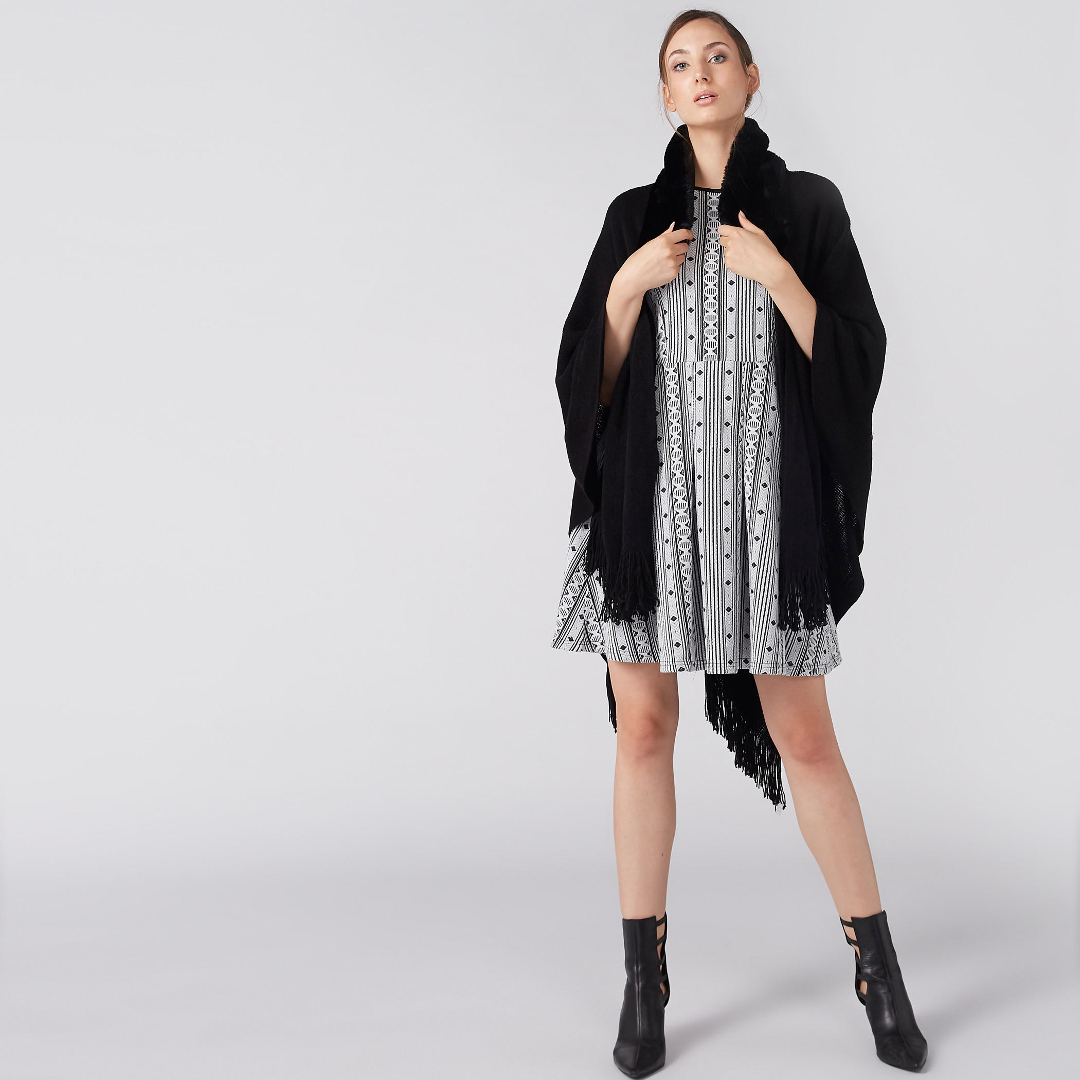 فستان بارز الملمس دون أكمام بياقة مستديرة-women-clothing-dresses-image-2