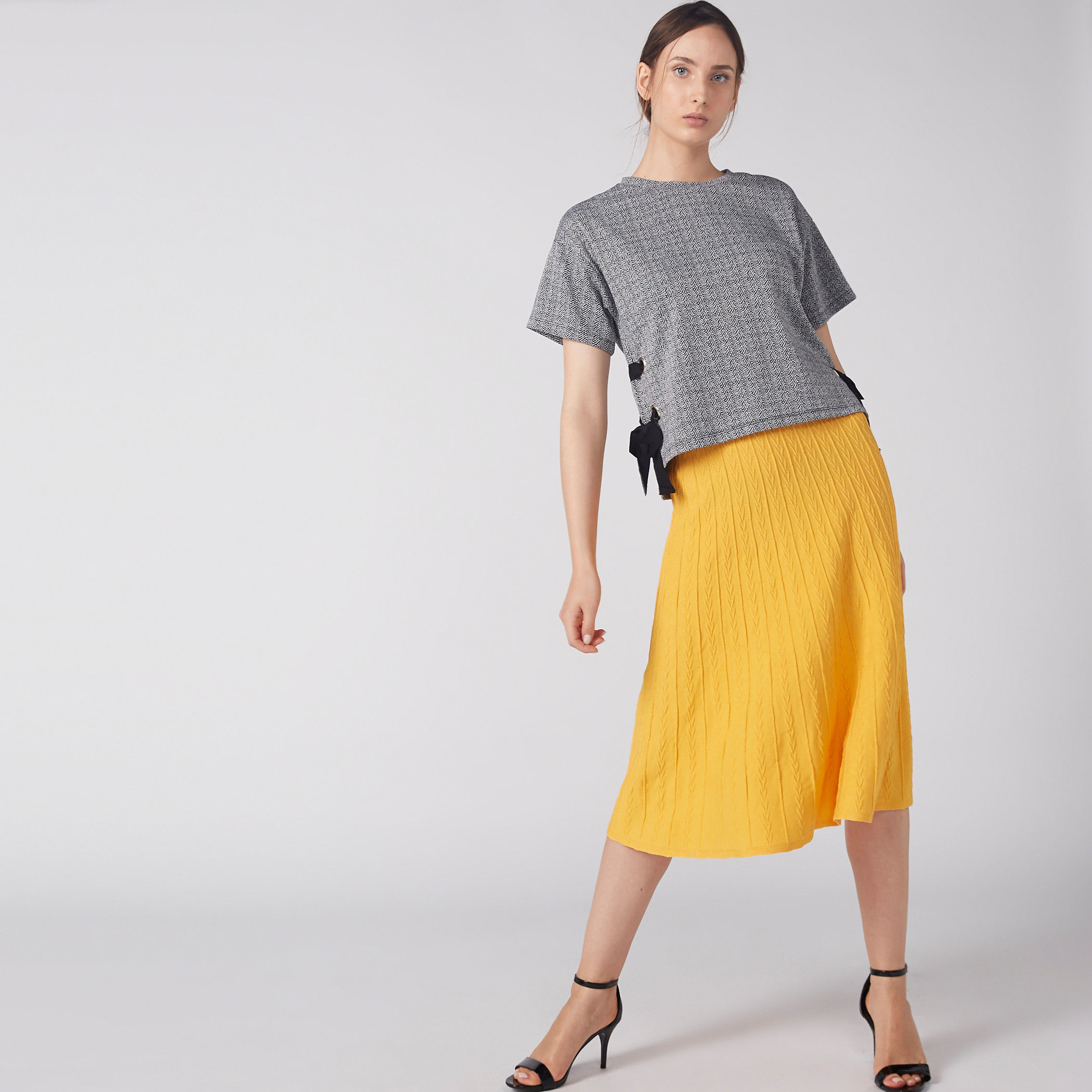 بلوزة بارزة الملمس بياقة مستديرة وأكمام قصيرة-women-clothing-shirtsandblouses-blouses-image-2