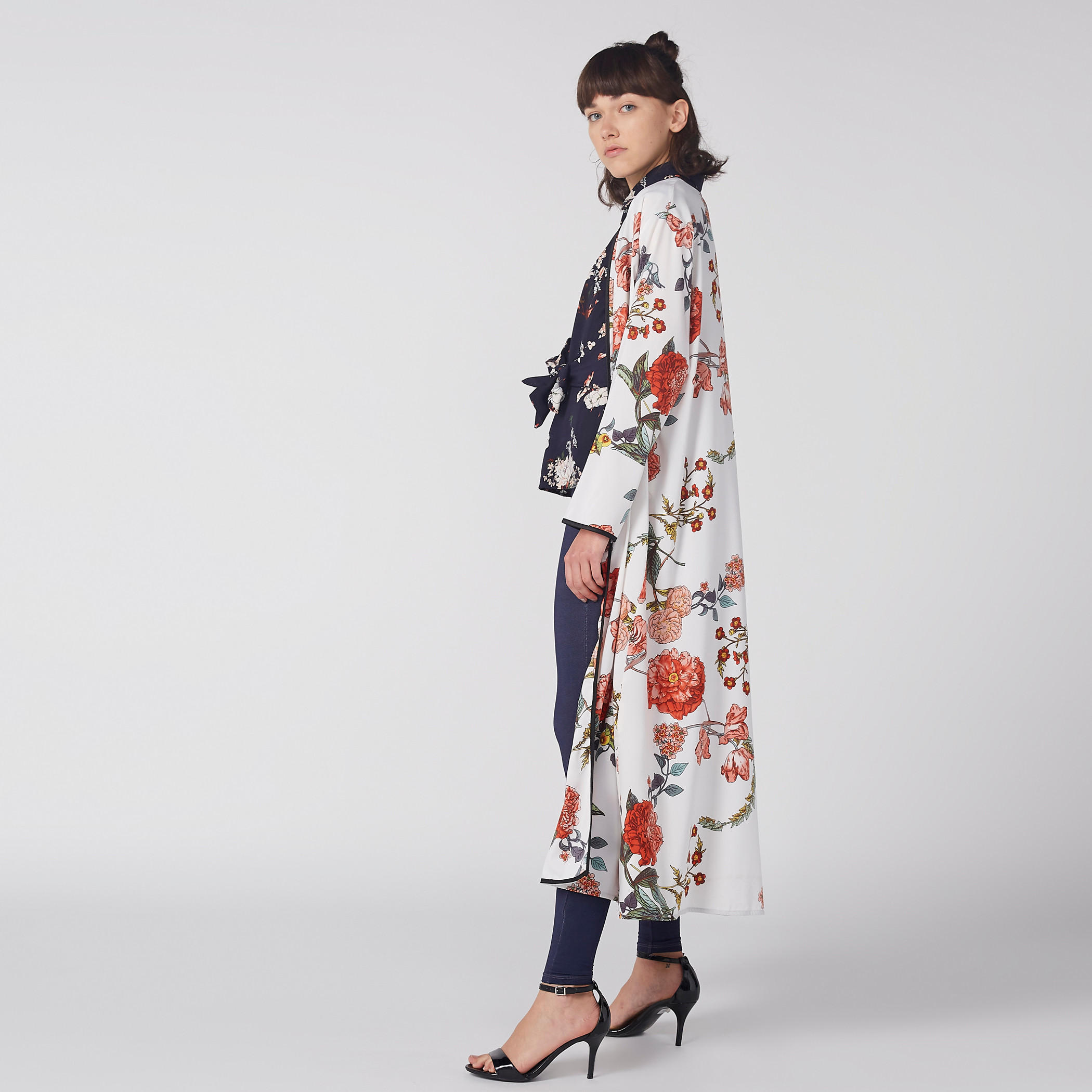 قميص دون أكمام بأزرار وأربطة وطبعات أزهار-women-clothing-shirtsandblouses-shirts-image-1