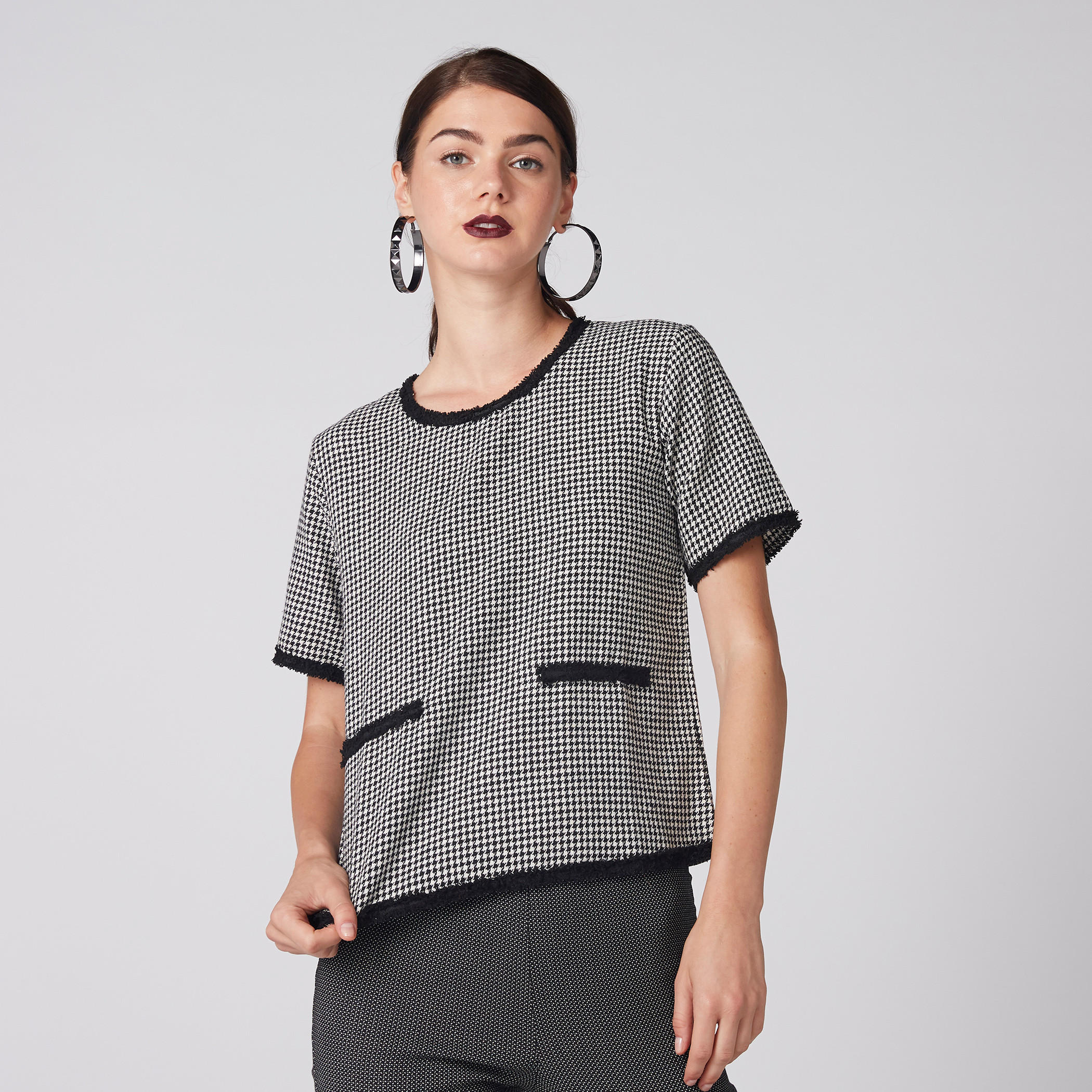 بلوزة كاروهات بياقة مستديرة وأكمام قصيرة-women-clothing-shirtsandblouses-blouses-image-1