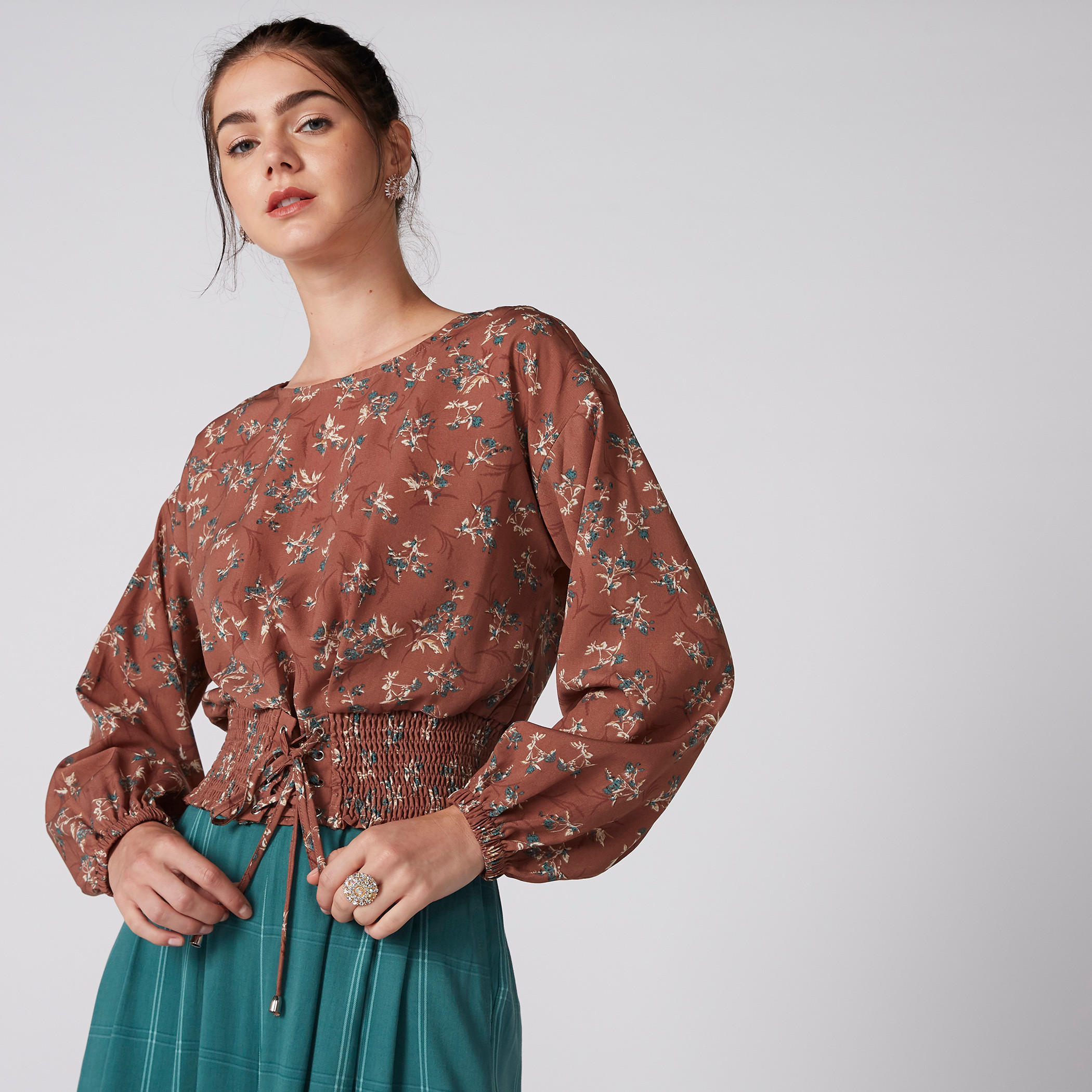 بلوزة بأكمام طويلة ودرزات وطبعات-women-clothing-shirtsandblouses-blouses-image-1