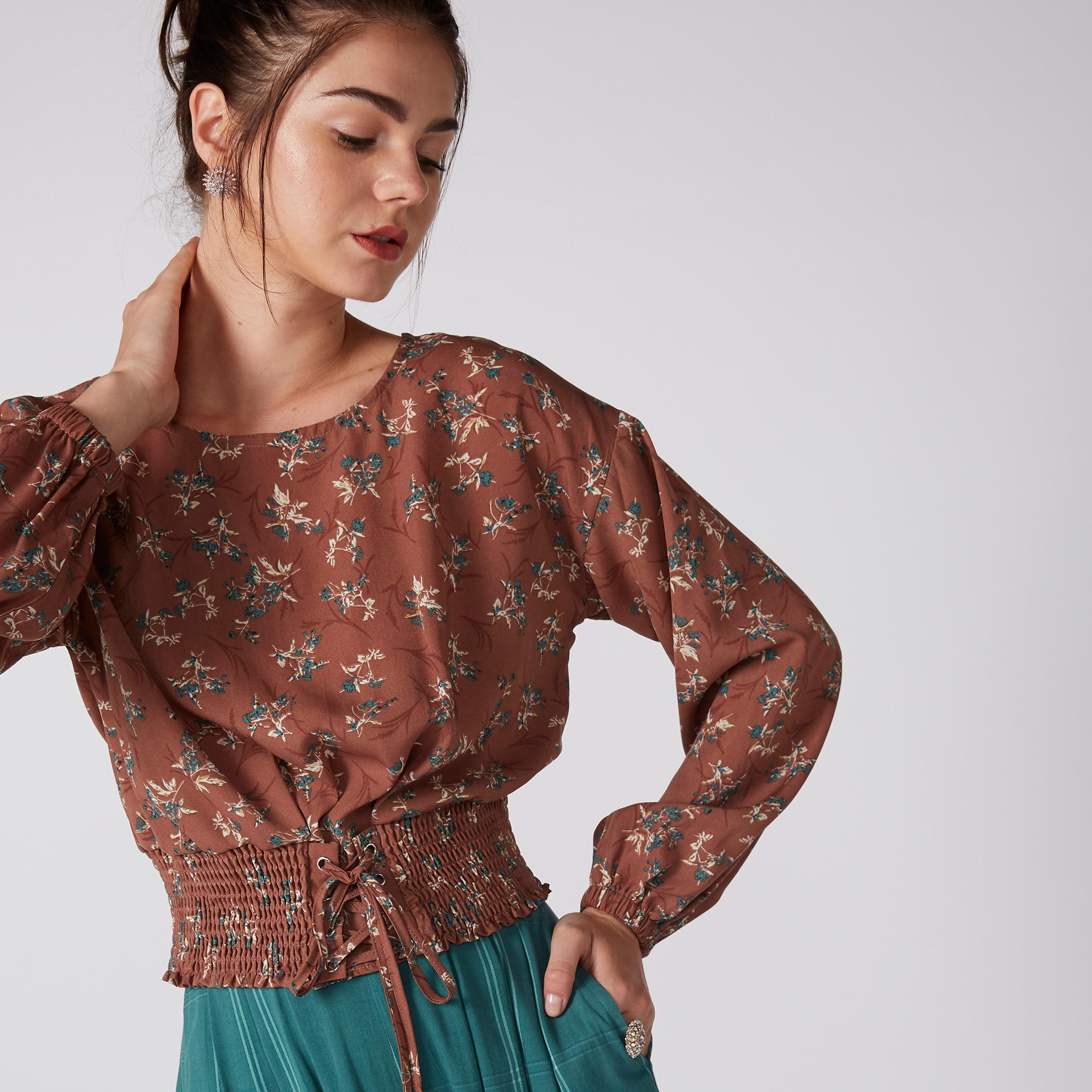 بلوزة بأكمام طويلة ودرزات وطبعات-women-clothing-shirtsandblouses-blouses-image-3