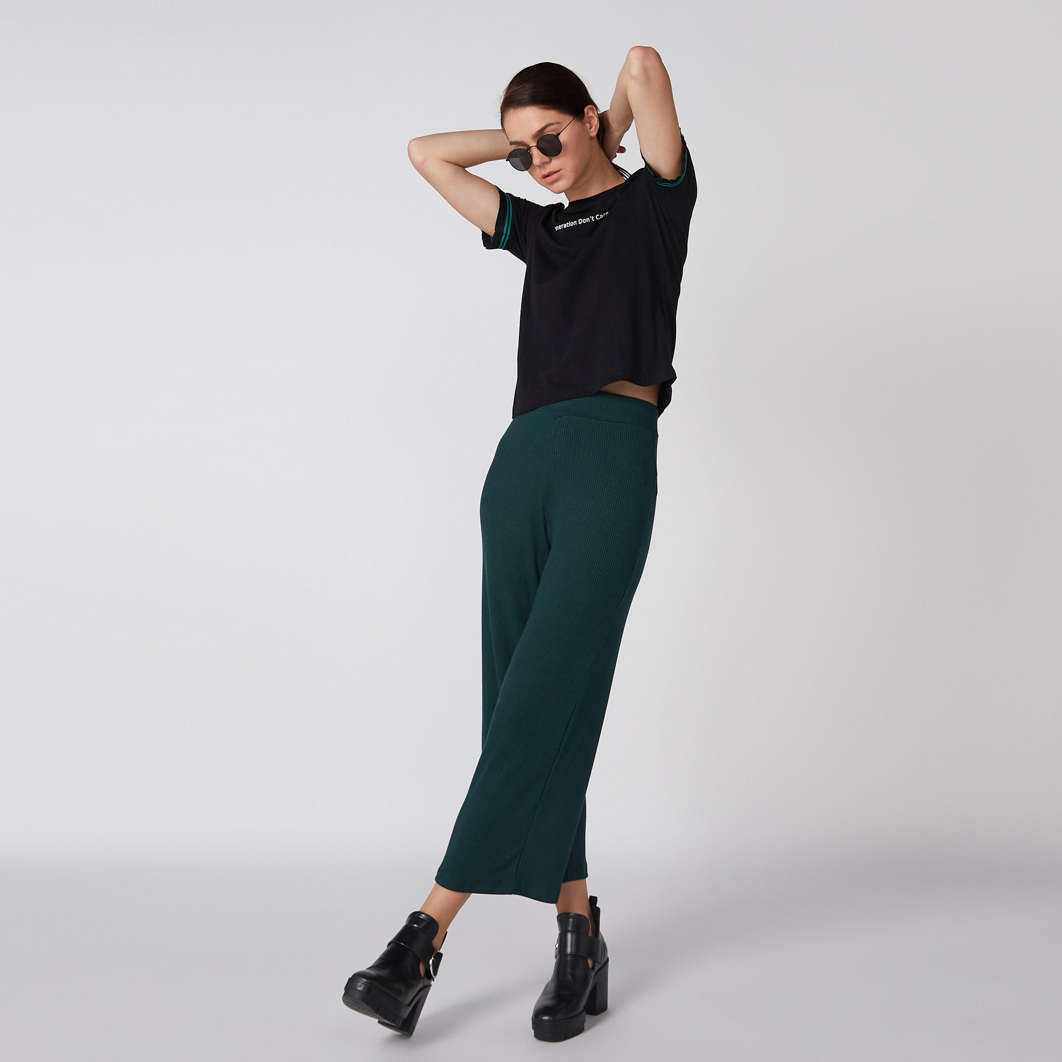 بلوزة بياقة مستديرة وأكمام قصيرة وطبعات-women-clothing-tshirts-image-1