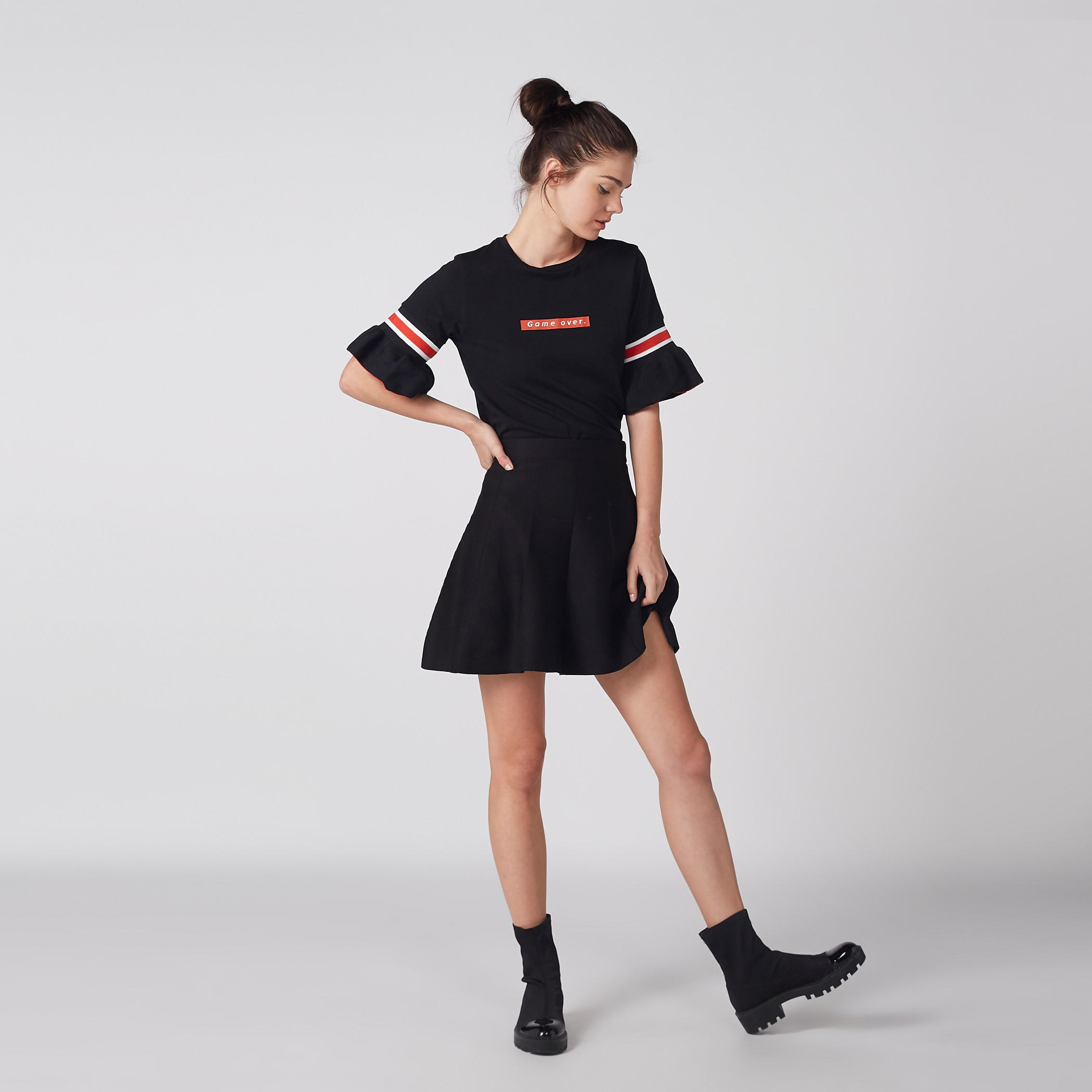 بلوزة بياقة مستديرة وأكمام واسعة وطبعات-women-clothing-tshirts-image-1