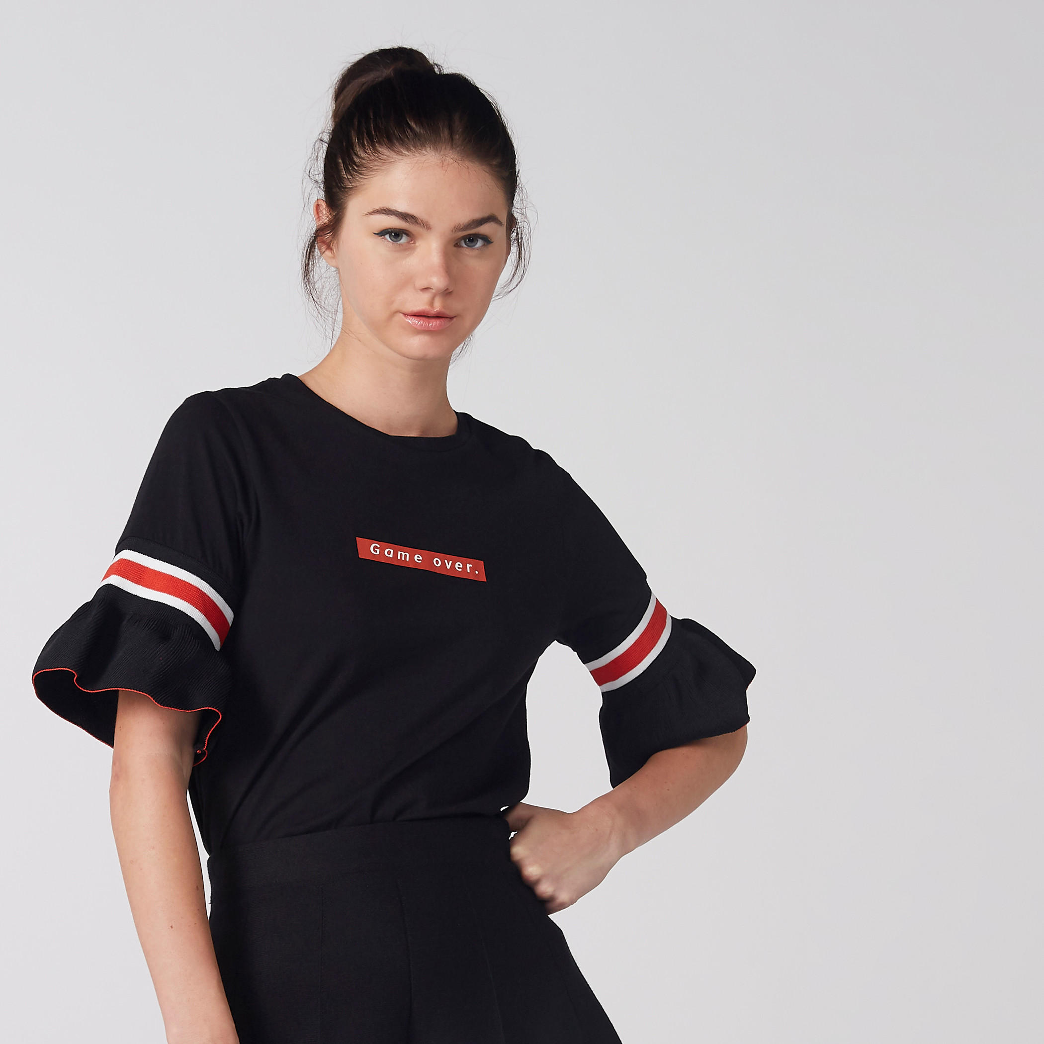 بلوزة بياقة مستديرة وأكمام واسعة وطبعات-women-clothing-tshirts-image-2