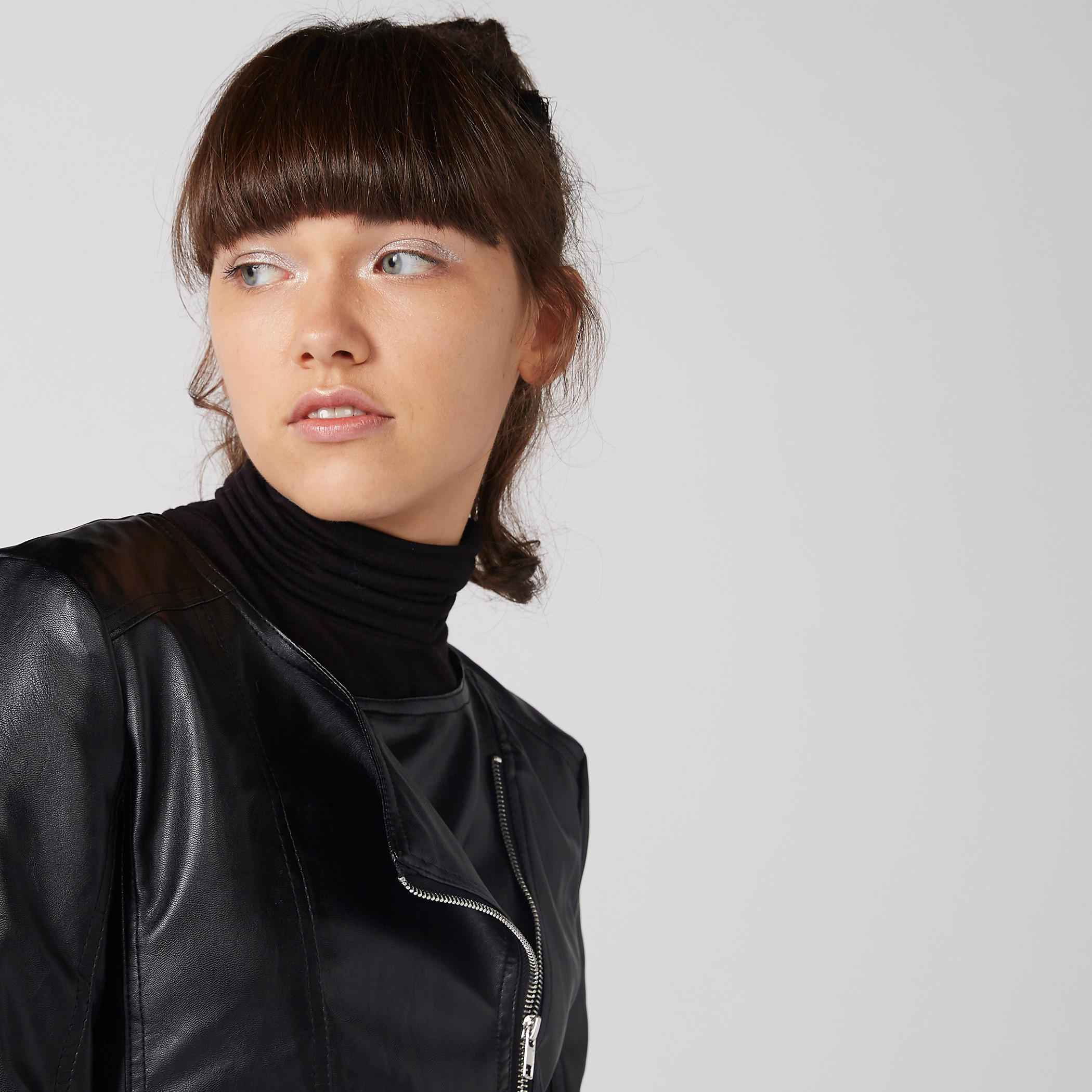 جاكيت بايكّر بأكمام طويلة وسحّاب إغلاق وشرّابات-women-winterwear-coatsandjackets-jackets-image-5