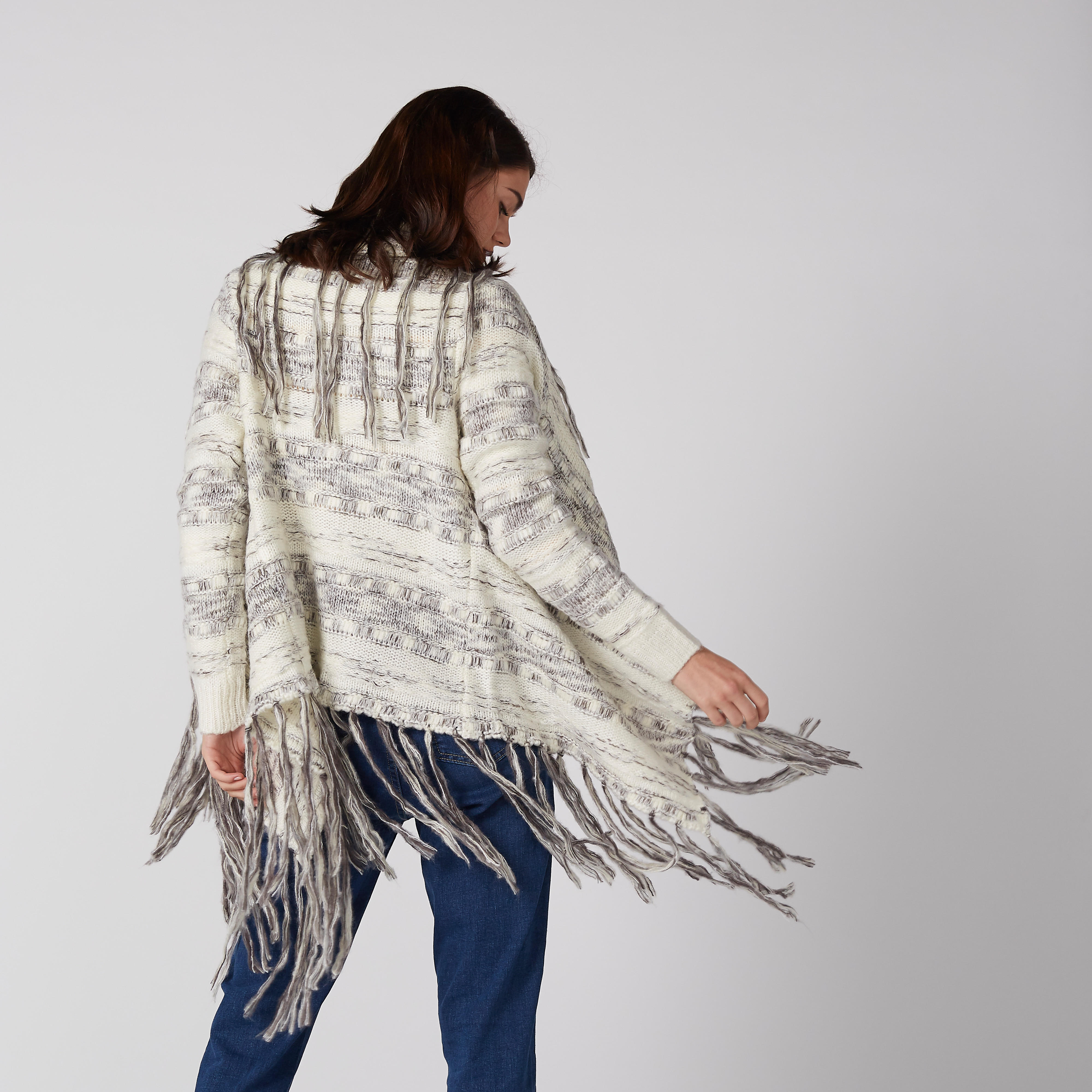 سترة مفتوحة من المقدّمة بأكمام طويلة وشراشيب-women-winterwear-cardigansandjumpers-cardigans-image-4
