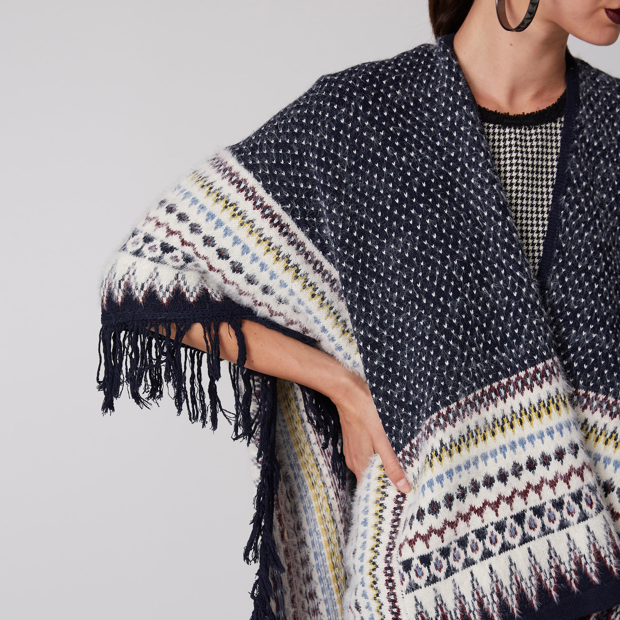 سترة شيفرون مفتوحة من المقدمة بشراشيب-women-winterwear-cardigansandjumpers-cardigans-image-4