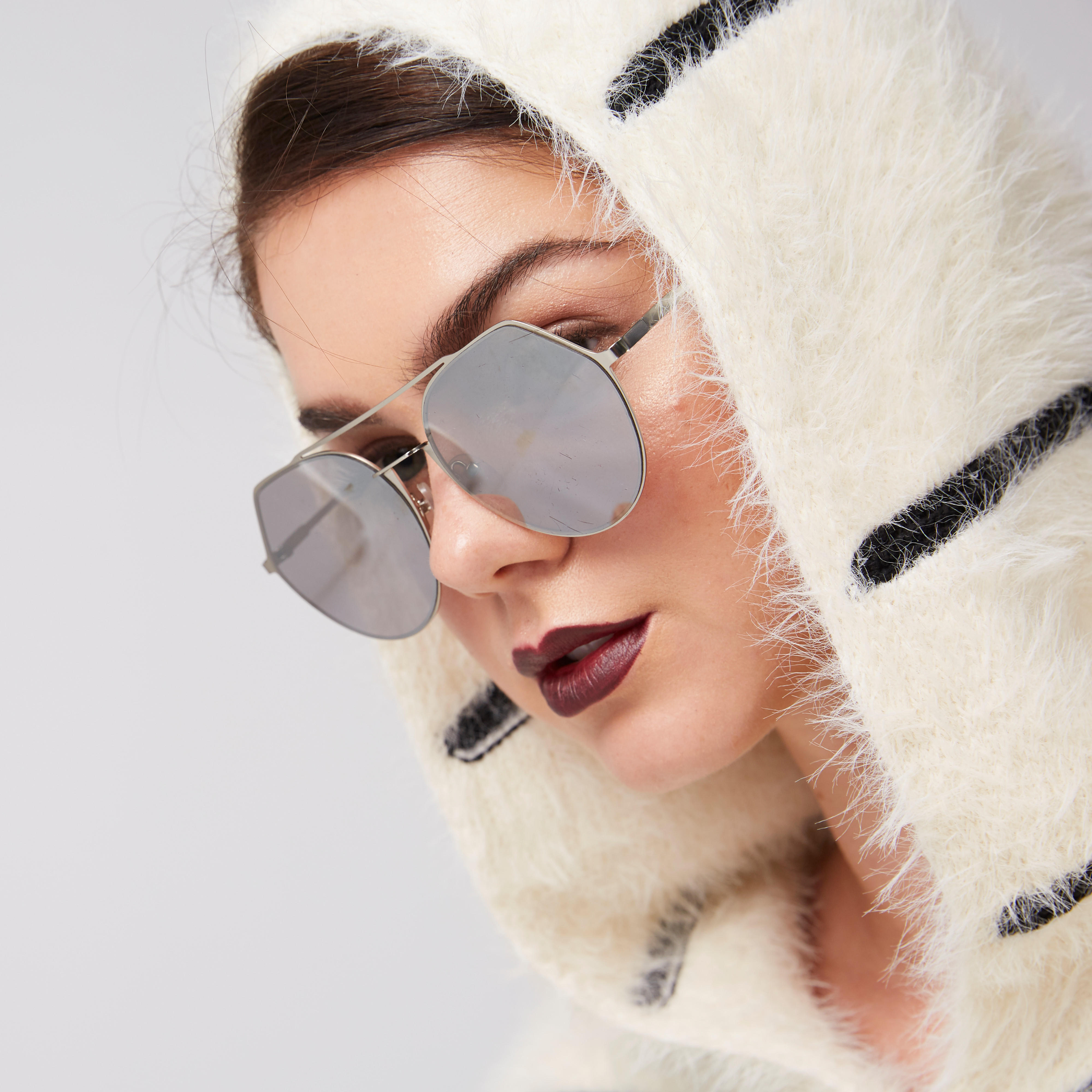 جاكيت مقلّم بقبّعة وأكمام طويلة-women-winterwear-coatsandjackets-jackets-image-1