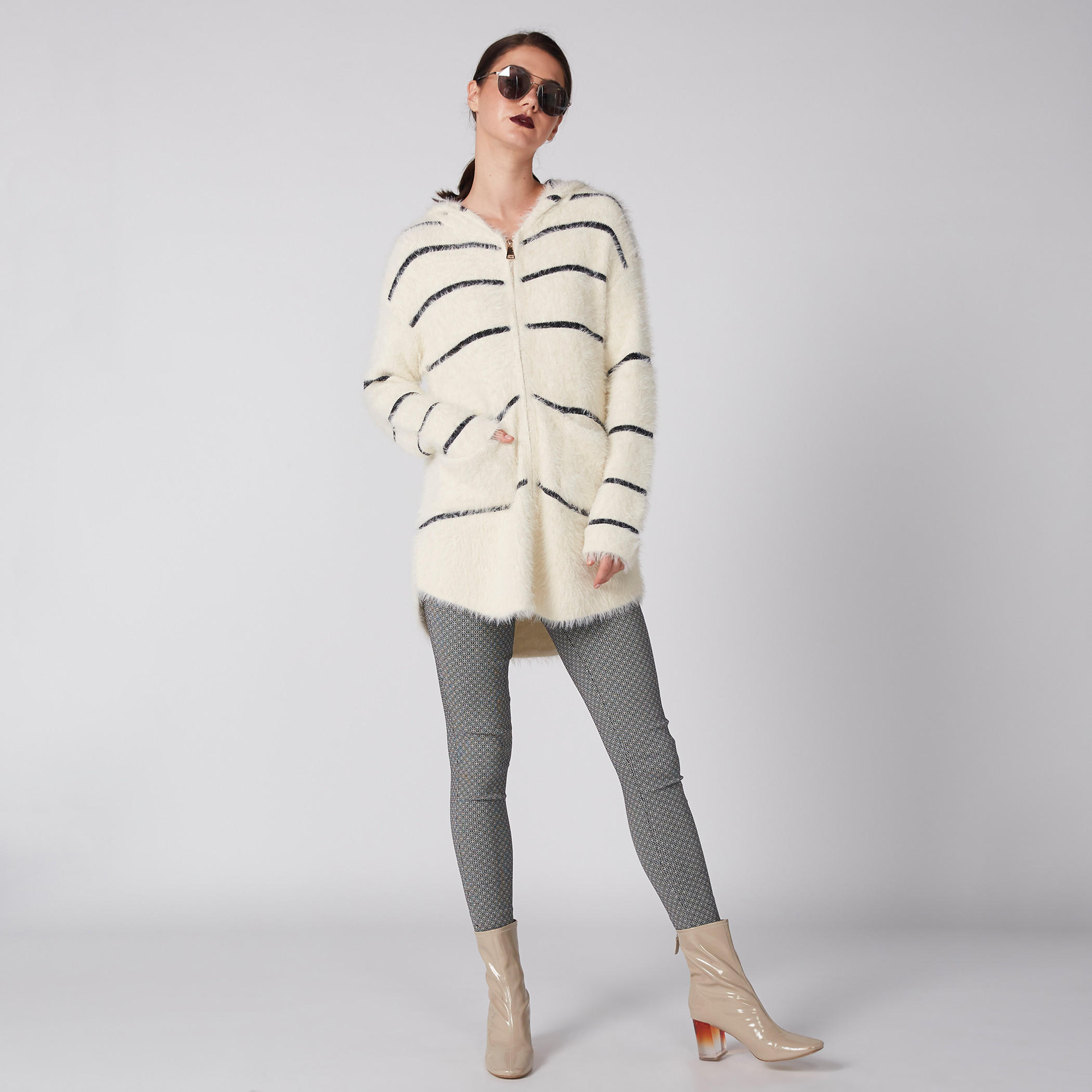جاكيت مقلّم بقبّعة وأكمام طويلة-women-winterwear-coatsandjackets-jackets-image-6