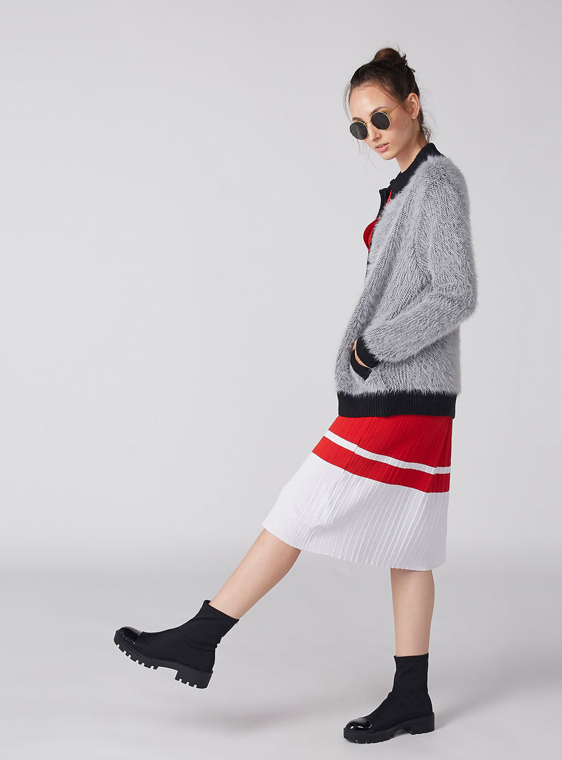 جاكيت بارز الملمس بأكمام طويلة وسحّاب إغلاق وجيوب-women-winterwear-coatsandjackets-jackets-image-3