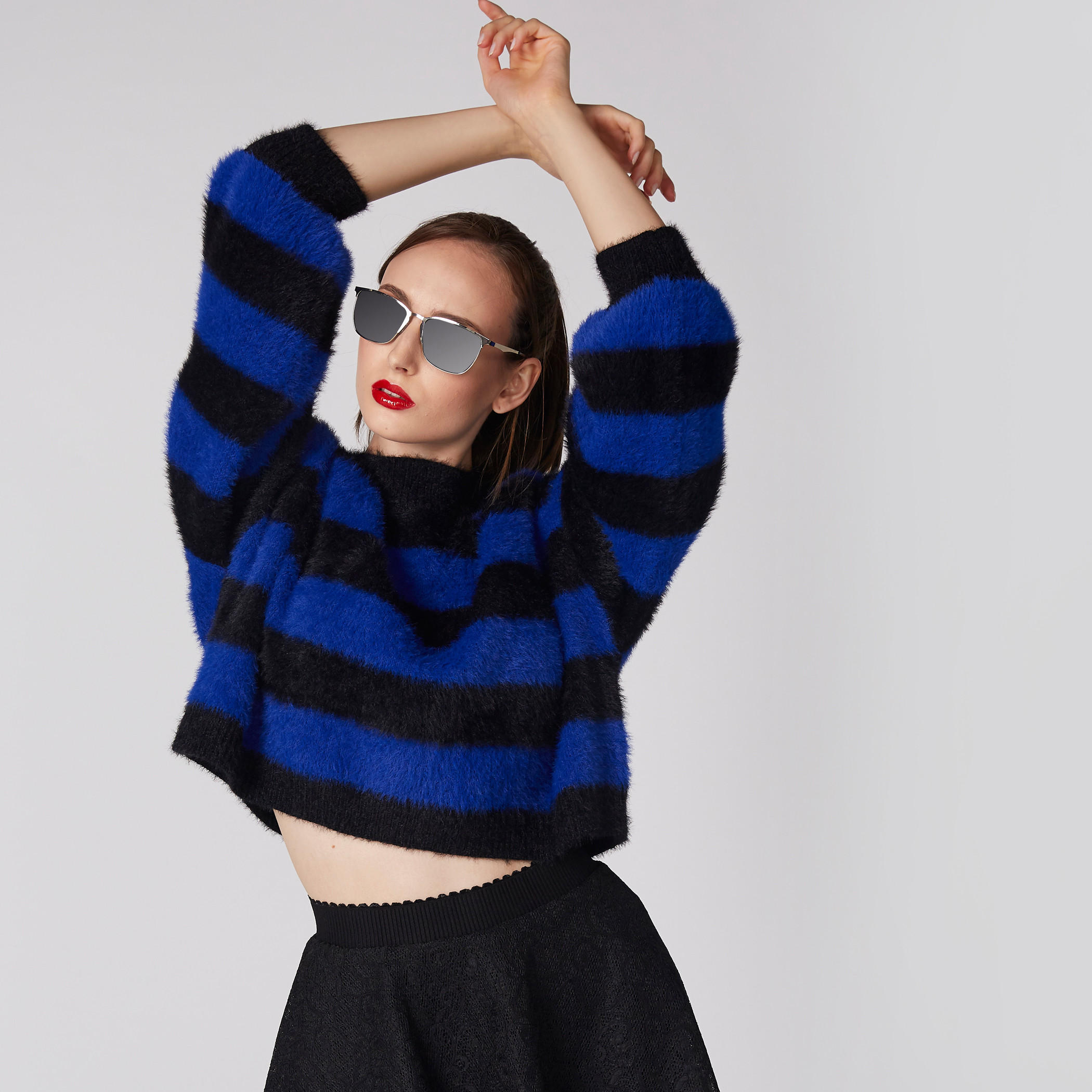 سويتر قصير قطيفة مقلّم بأكتاف منسدلة-women-clothing-cardigansandjumpers-jumpers-image-6