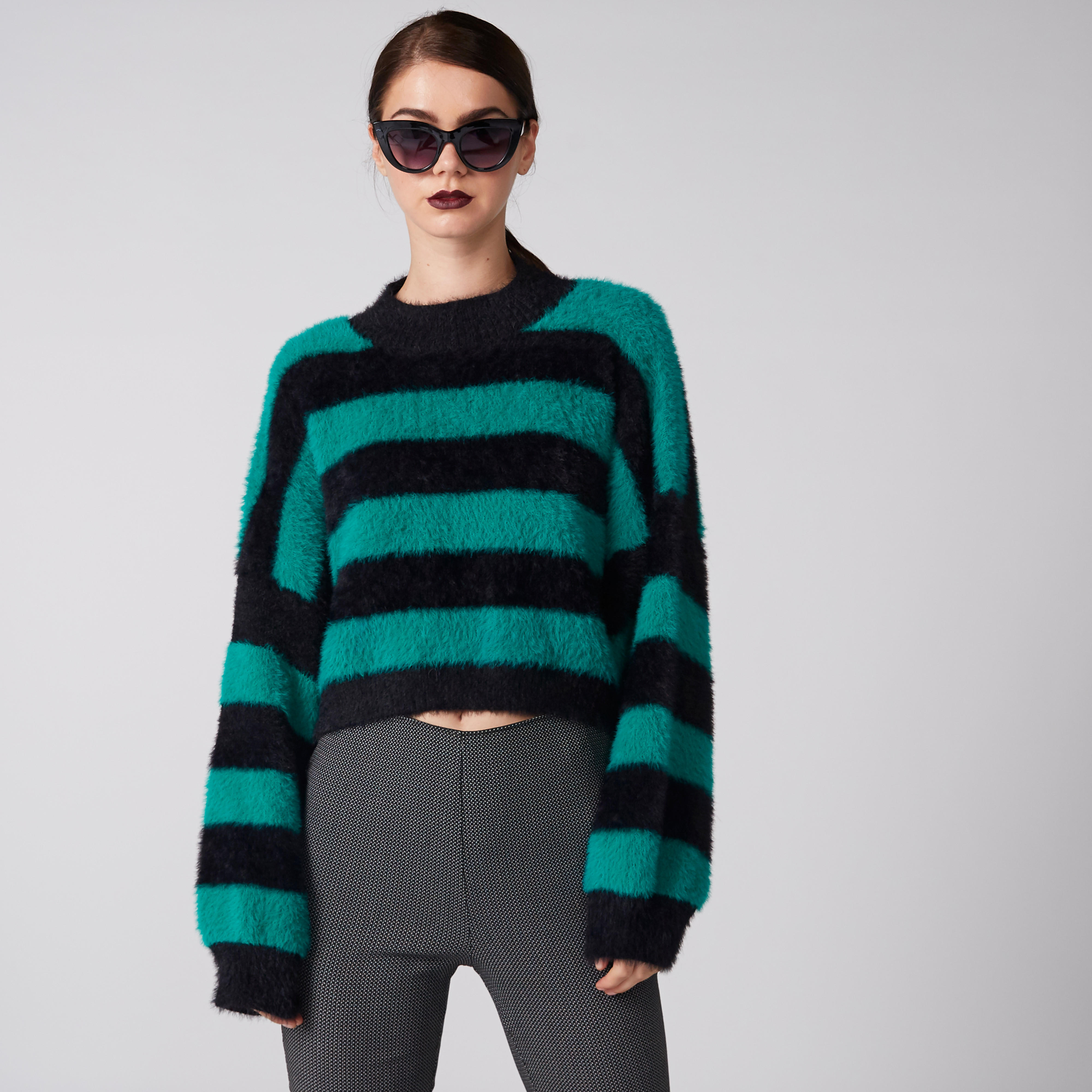 كنزة مقلّمة مقاس كبير بتفاصيل قطيفة وأكمام طويلة-women-clothing-cardigansandjumpers-jumpers-image-5