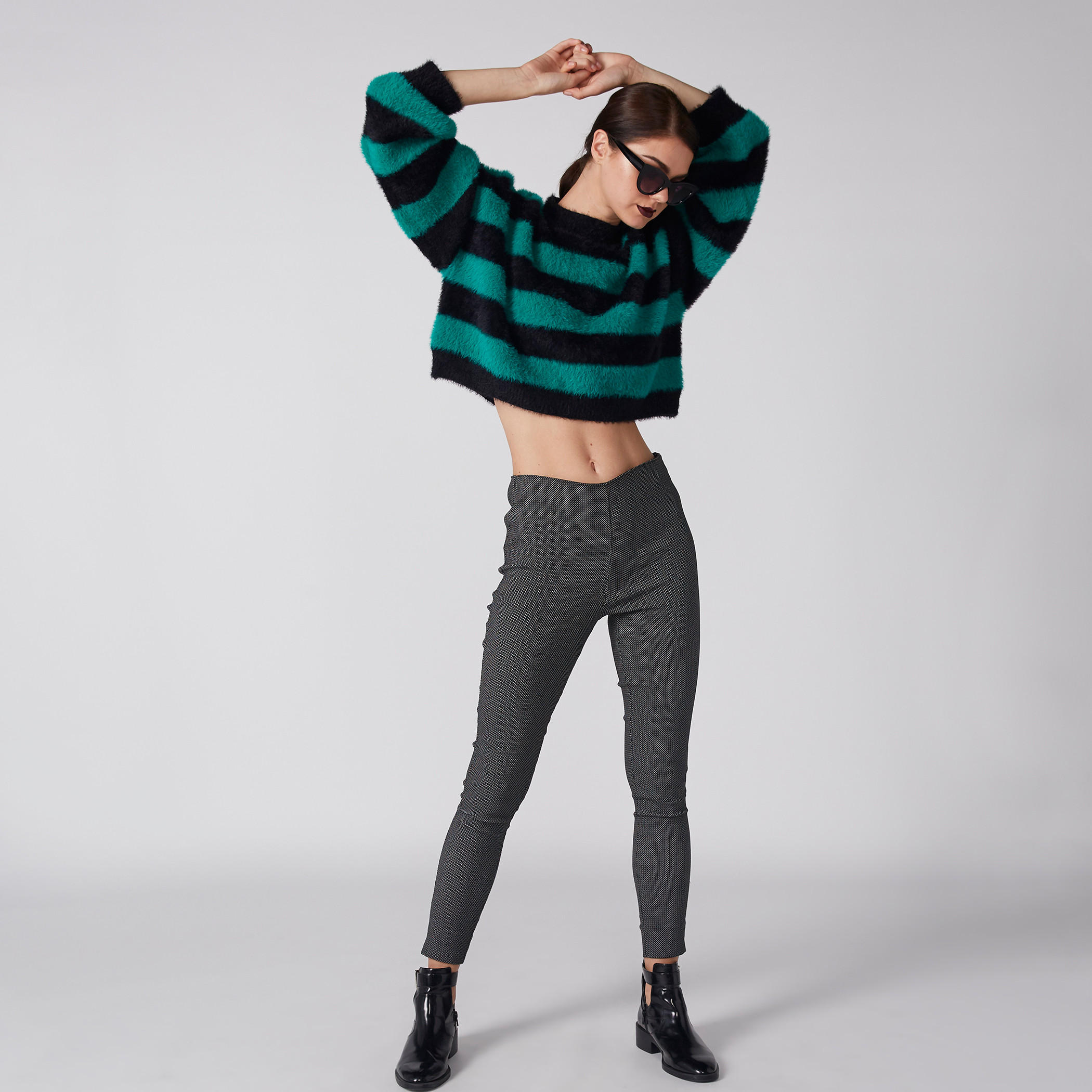 كنزة مقلّمة مقاس كبير بتفاصيل قطيفة وأكمام طويلة-women-clothing-cardigansandjumpers-jumpers-image-3