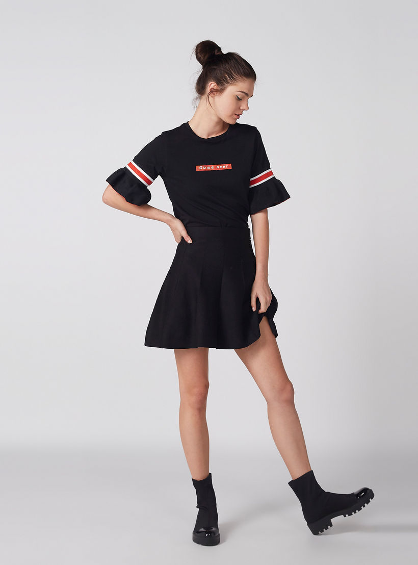 تنورة واسعة وقصيرة بثنيات-women-clothing-bottoms-skirts-image-1
