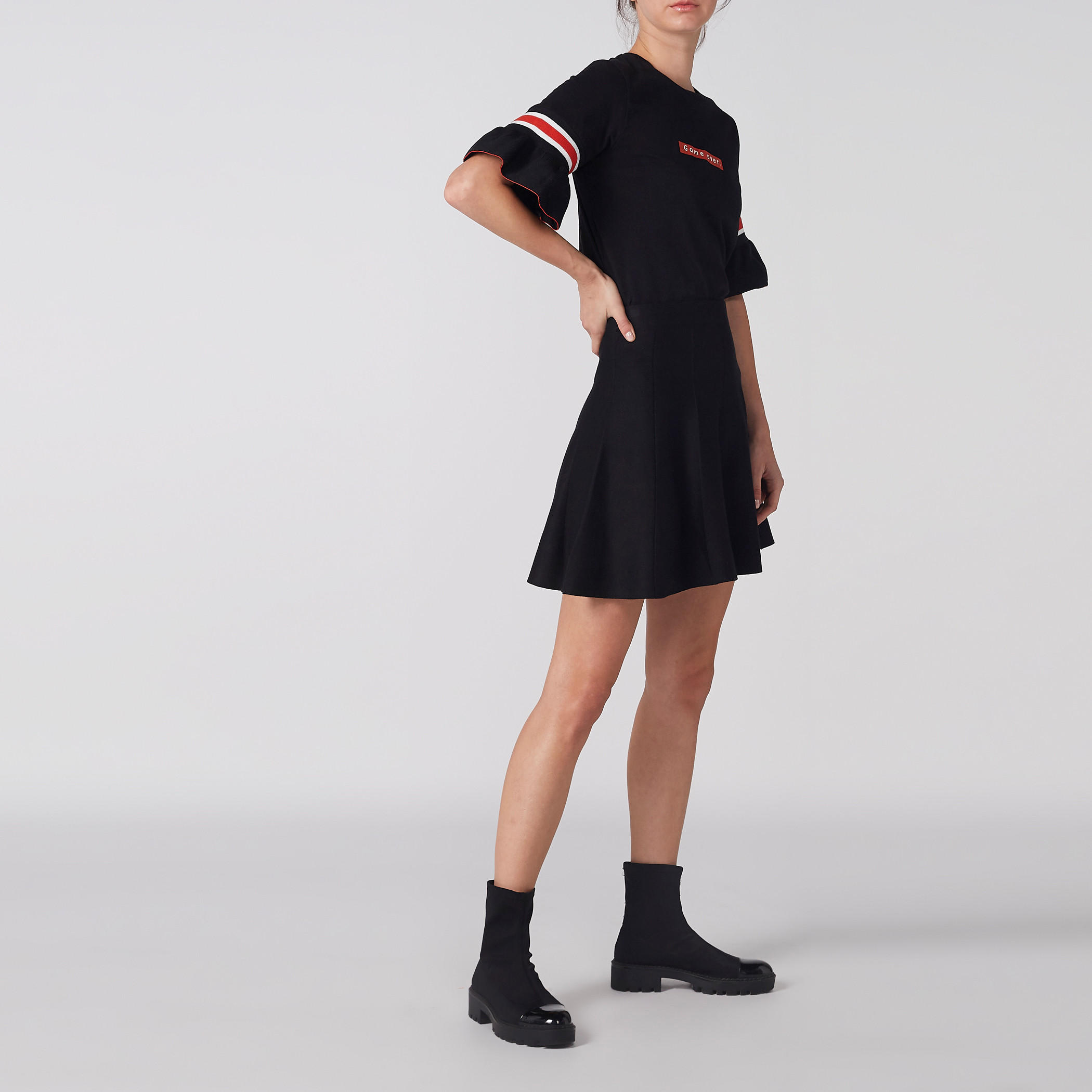 تنورة واسعة وقصيرة بثنيات-women-clothing-bottoms-skirts-image-2