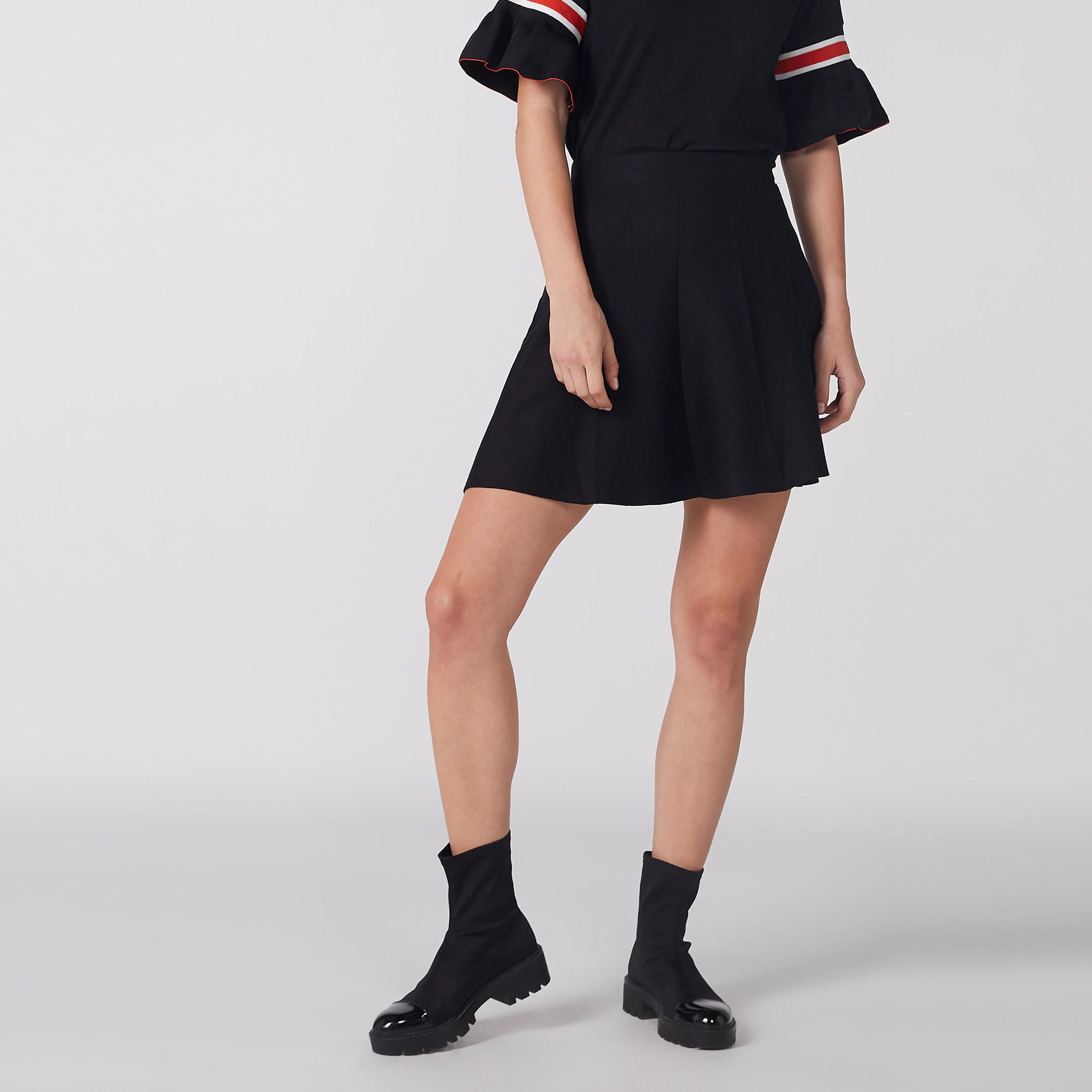 تنورة واسعة وقصيرة بثنيات-women-clothing-bottoms-skirts-image-3
