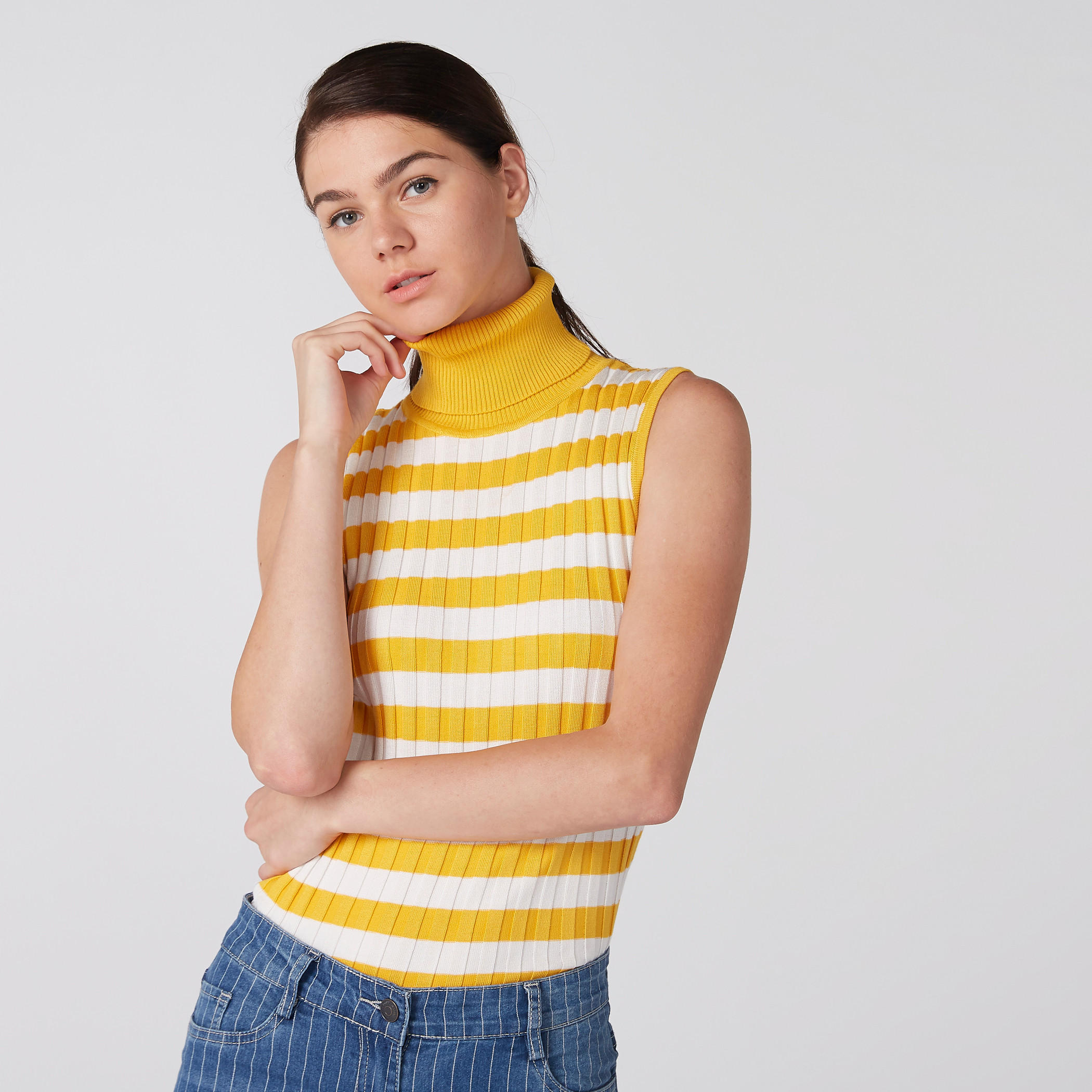 بلوزة مقلّمة دون أكمام بياقة عالية-women-clothing-tshirts-image-1