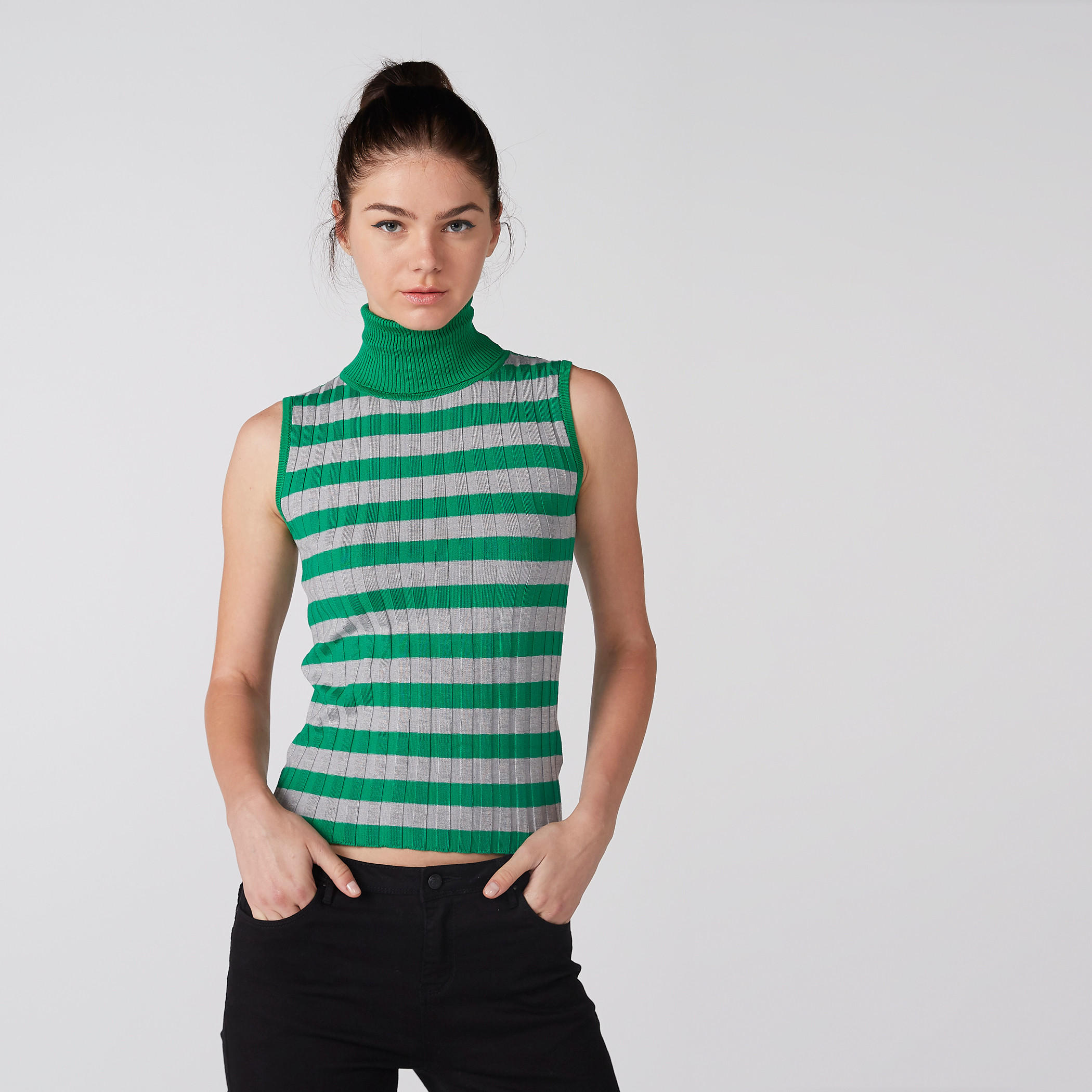 بلوزة مقلّمة دون أكمام بياقة عالية-women-clothing-tshirts-image-3