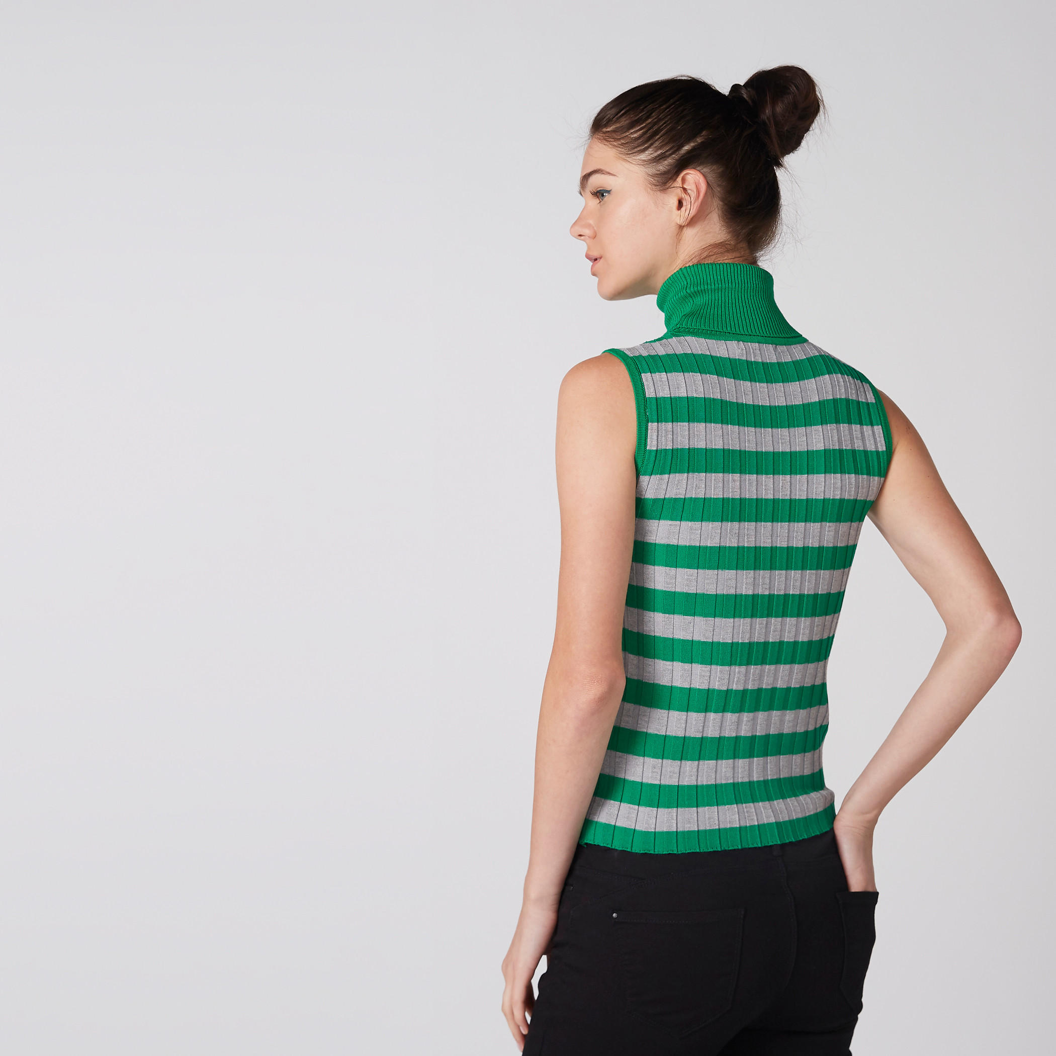 بلوزة مقلّمة دون أكمام بياقة عالية-women-clothing-tshirts-image-5